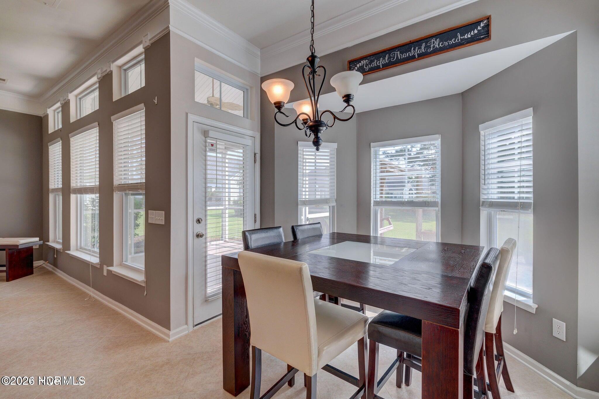 100549194 | Photo 12