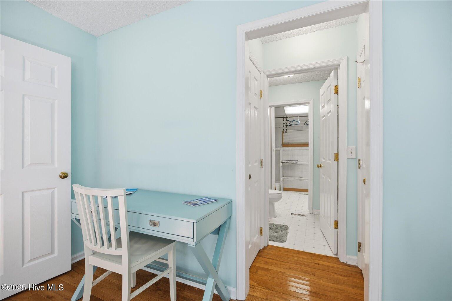 100546688 | Photo 27