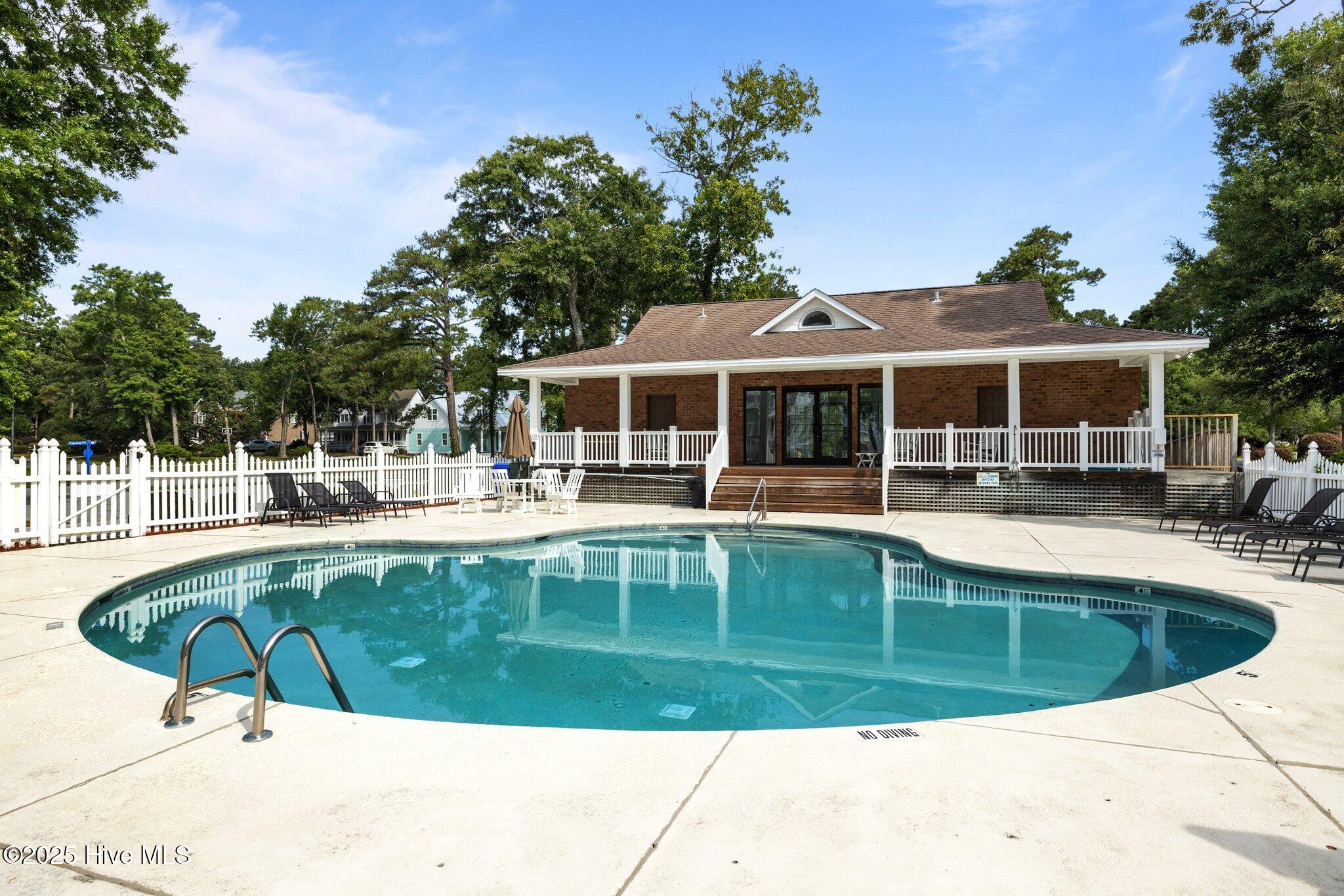 100558486 | Photo 13