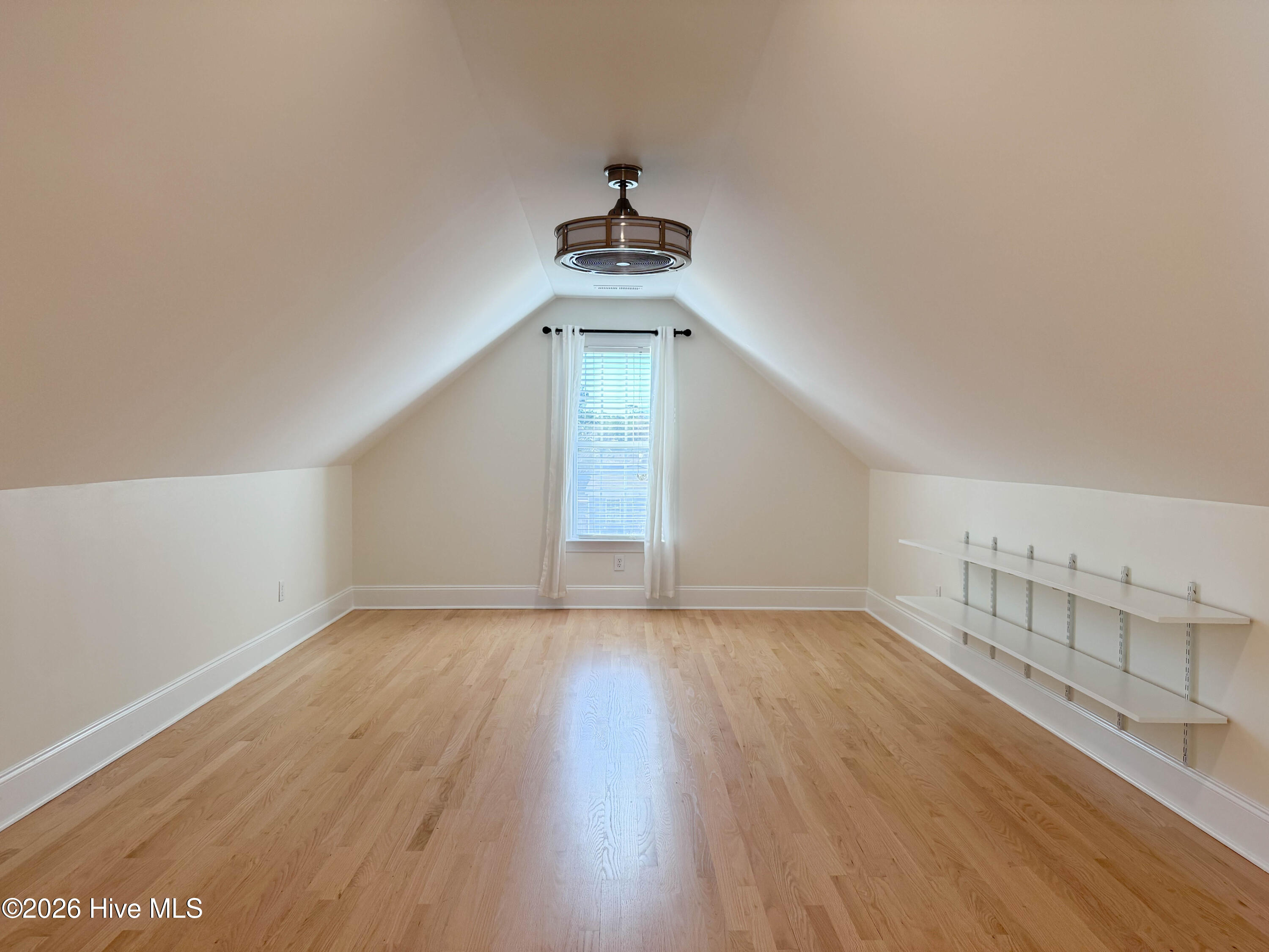 100550265 | Photo 67