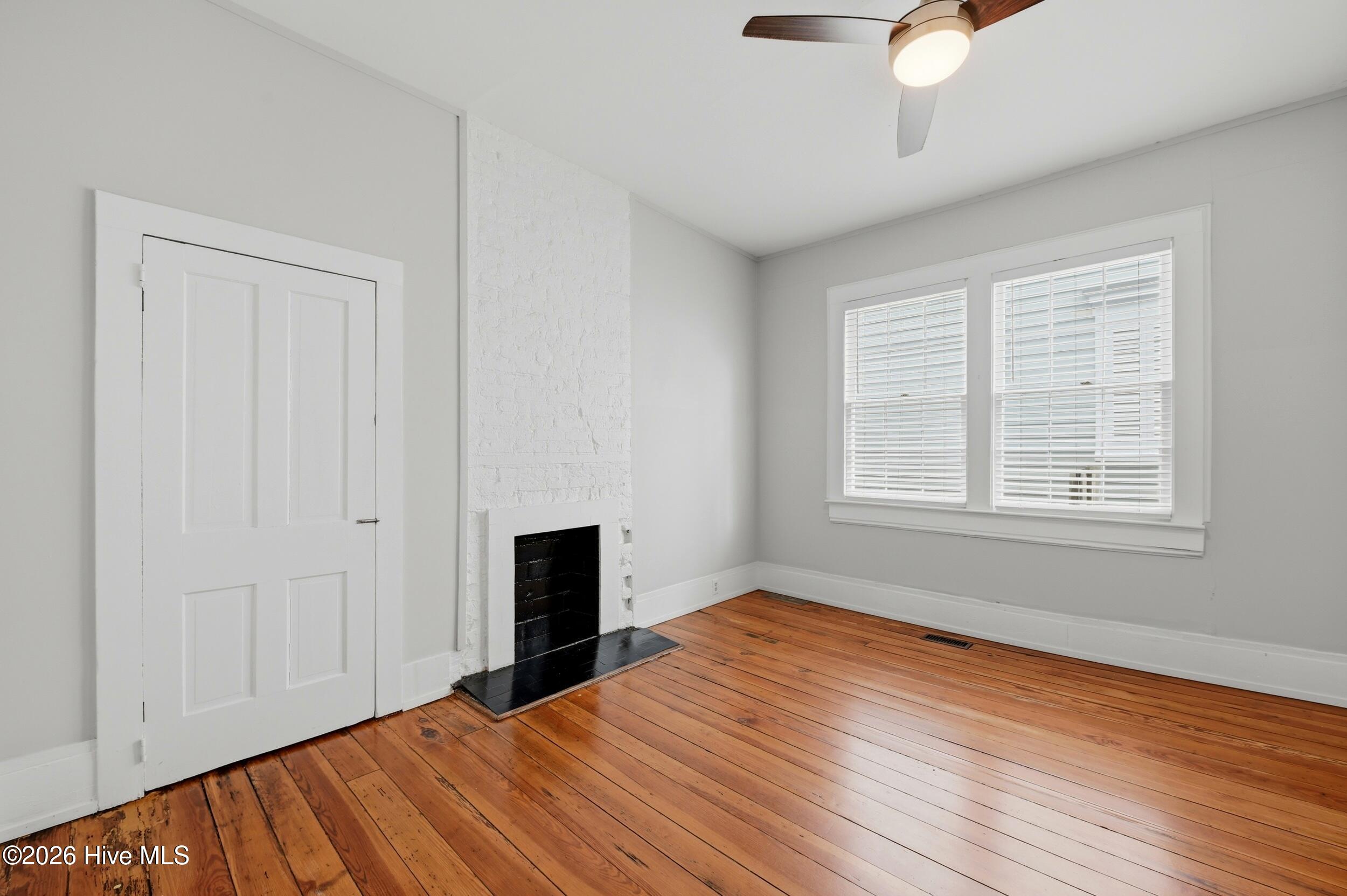 100560571 | Photo 19