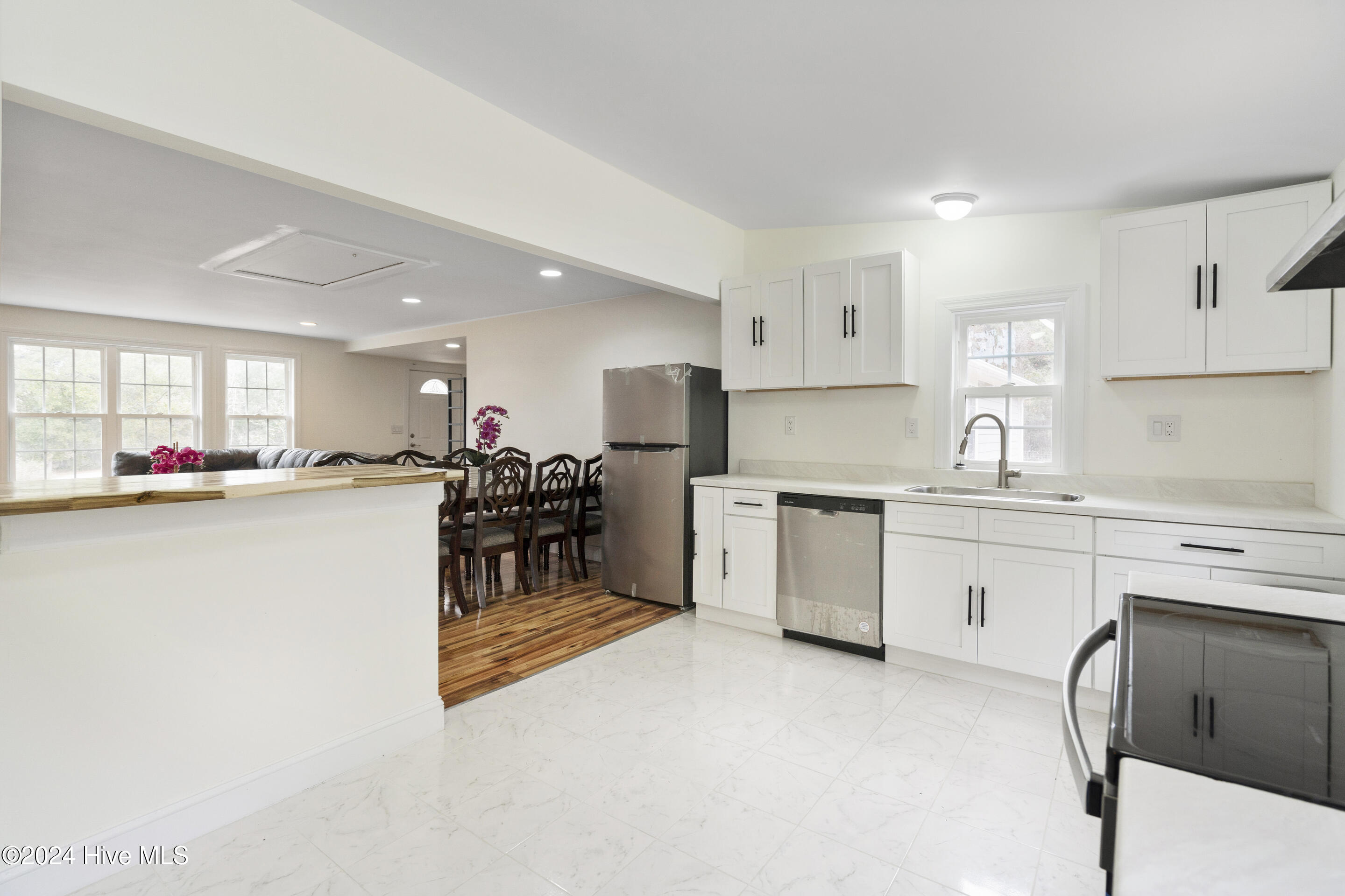 100481604 | Photo 14