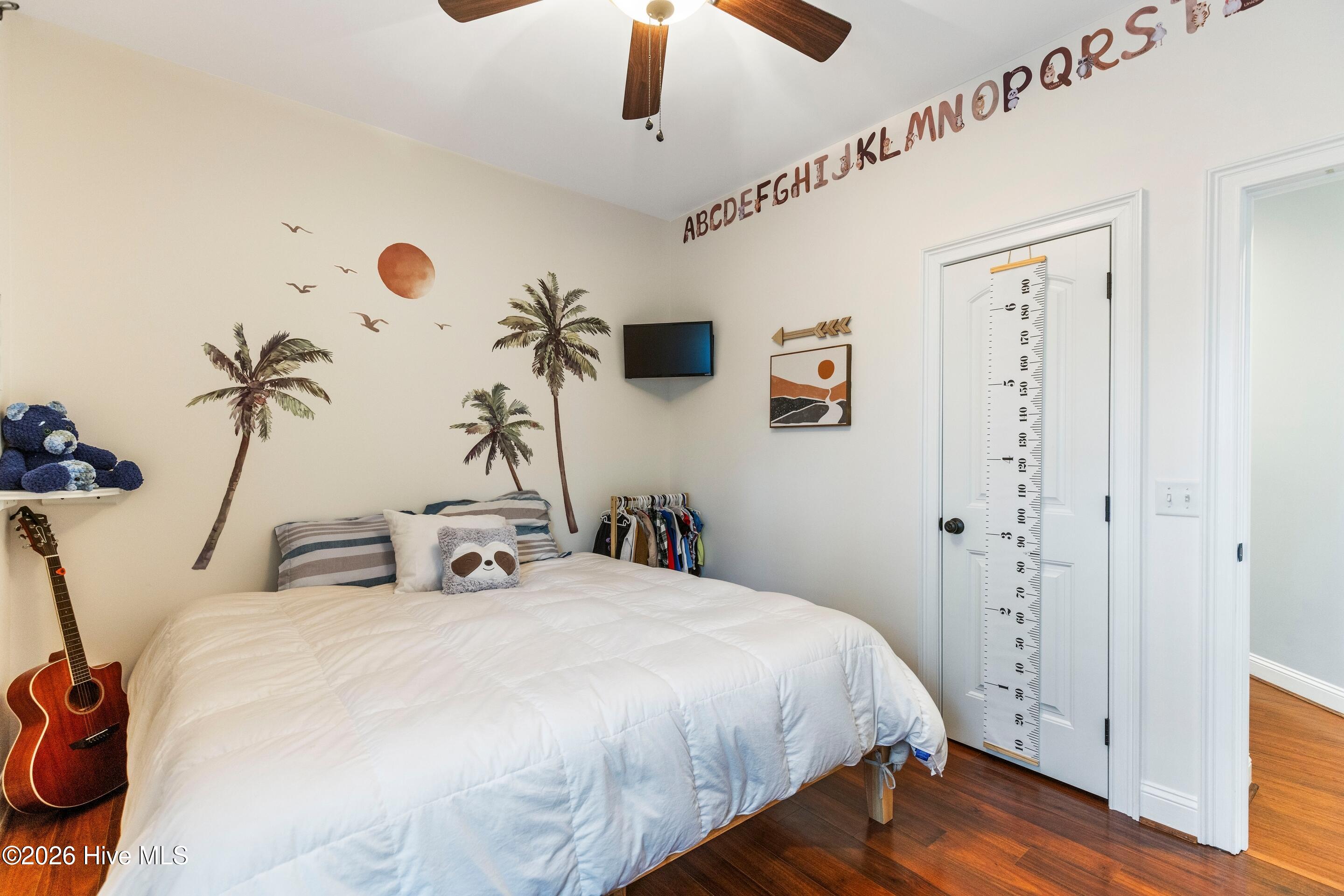 100548789 | Photo 45