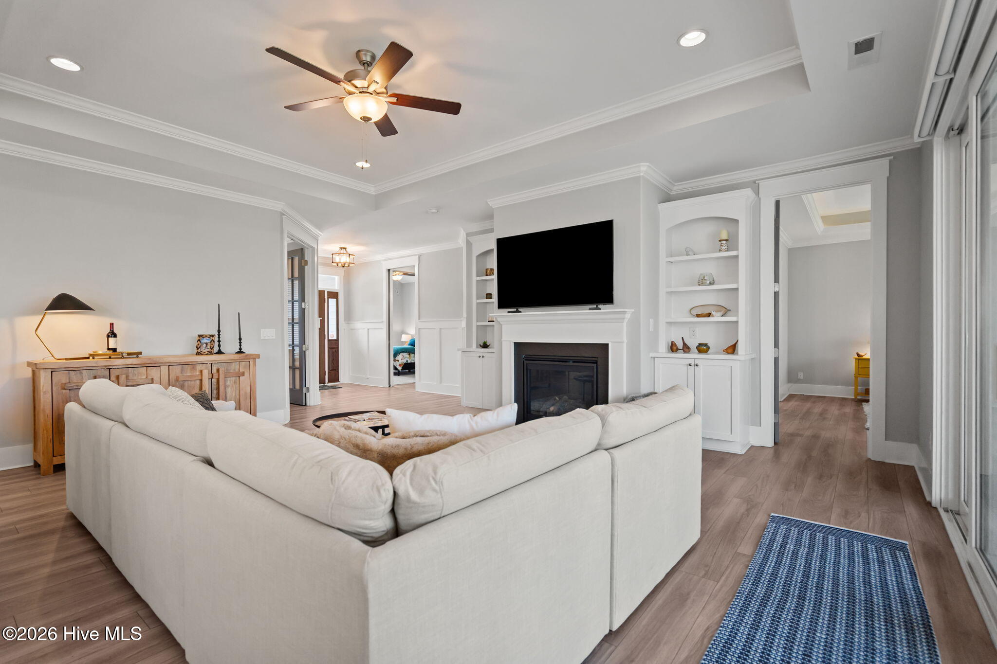 100567182 | Photo 30