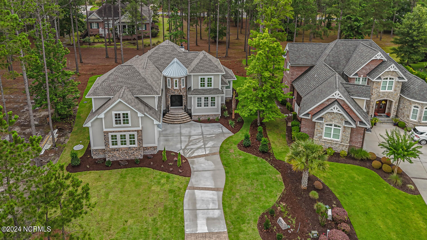 100518368 | Photo 85