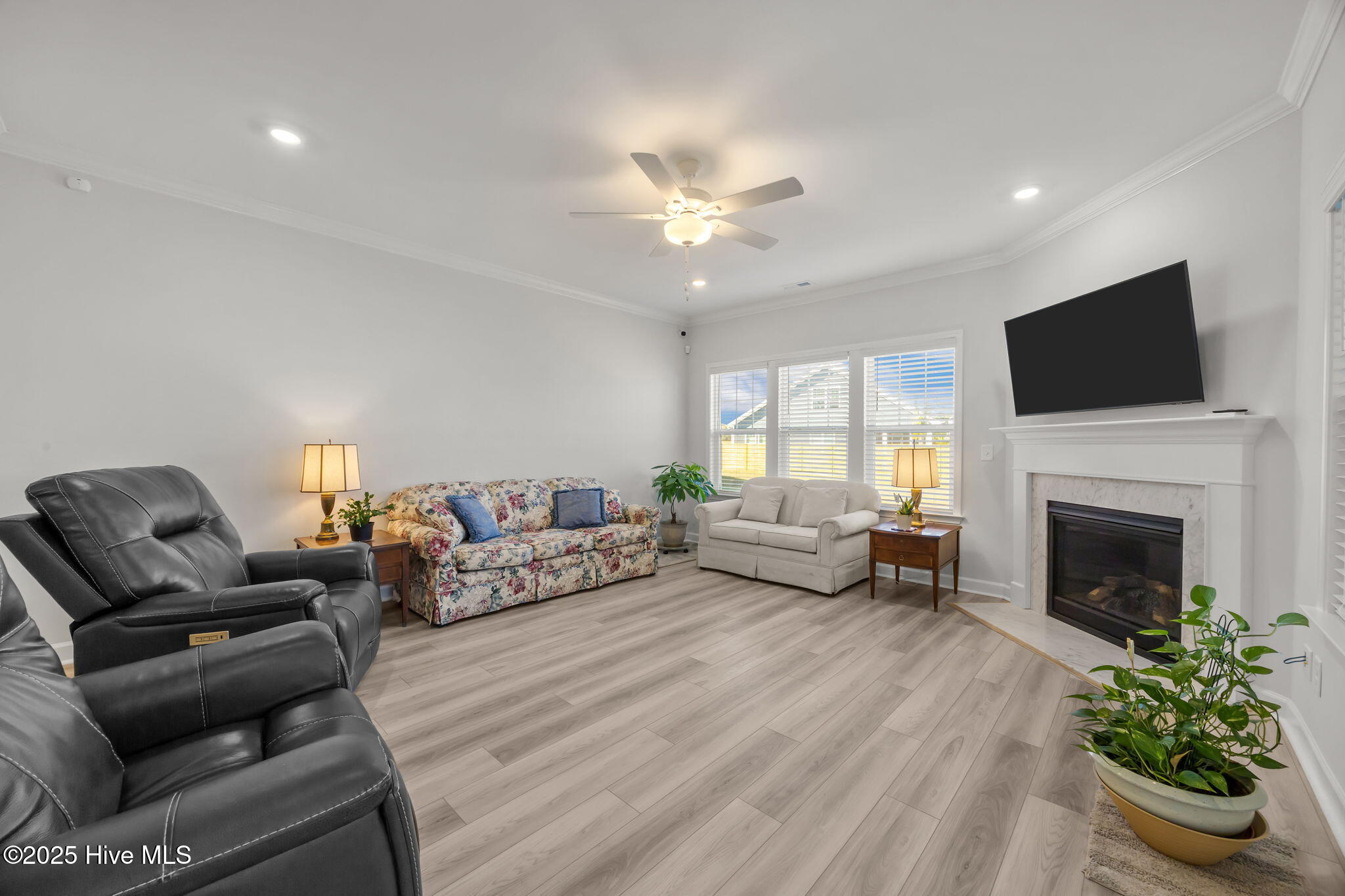 100542295 | Photo 27