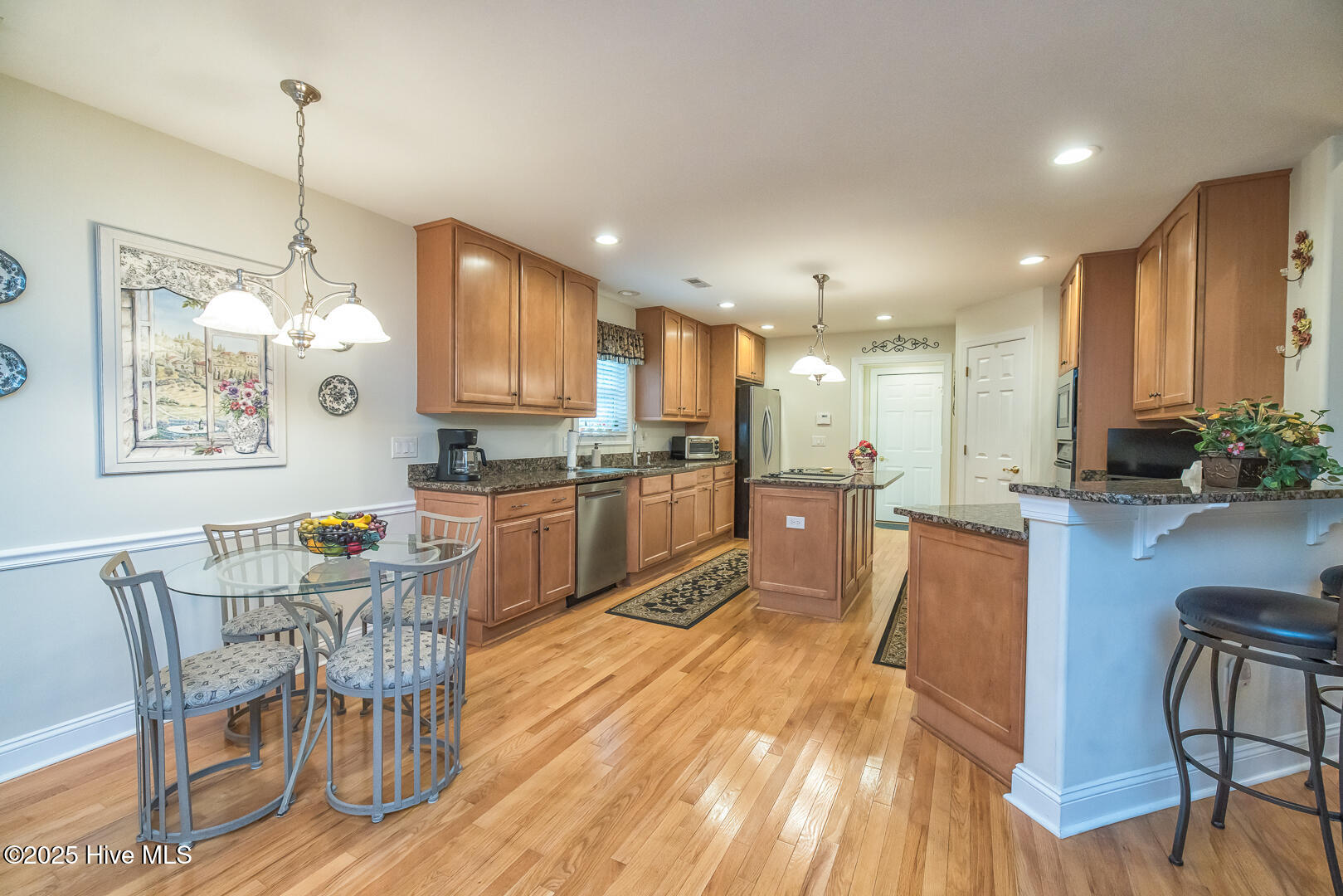 100538181 | Photo 23