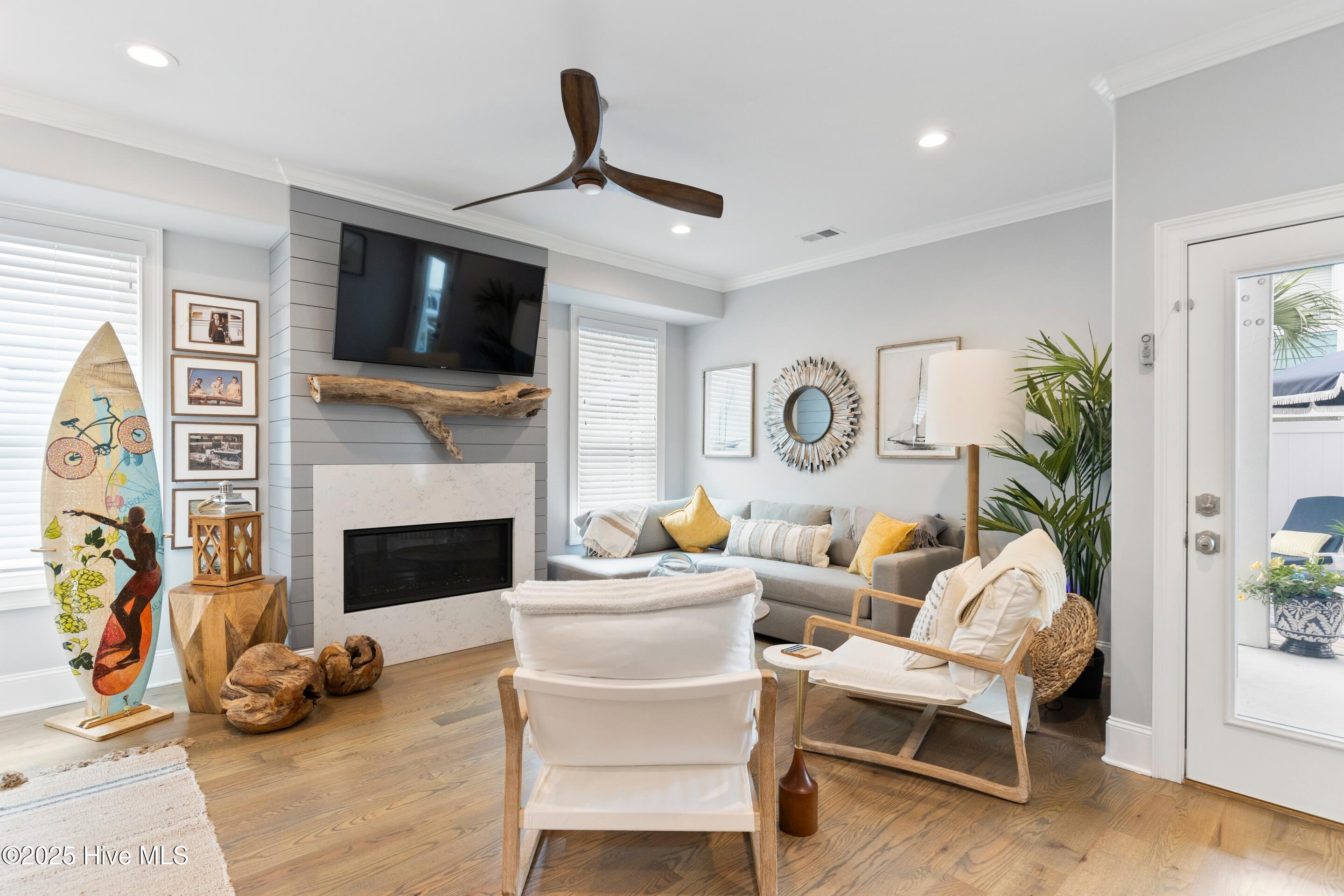 100532410 | Photo 53