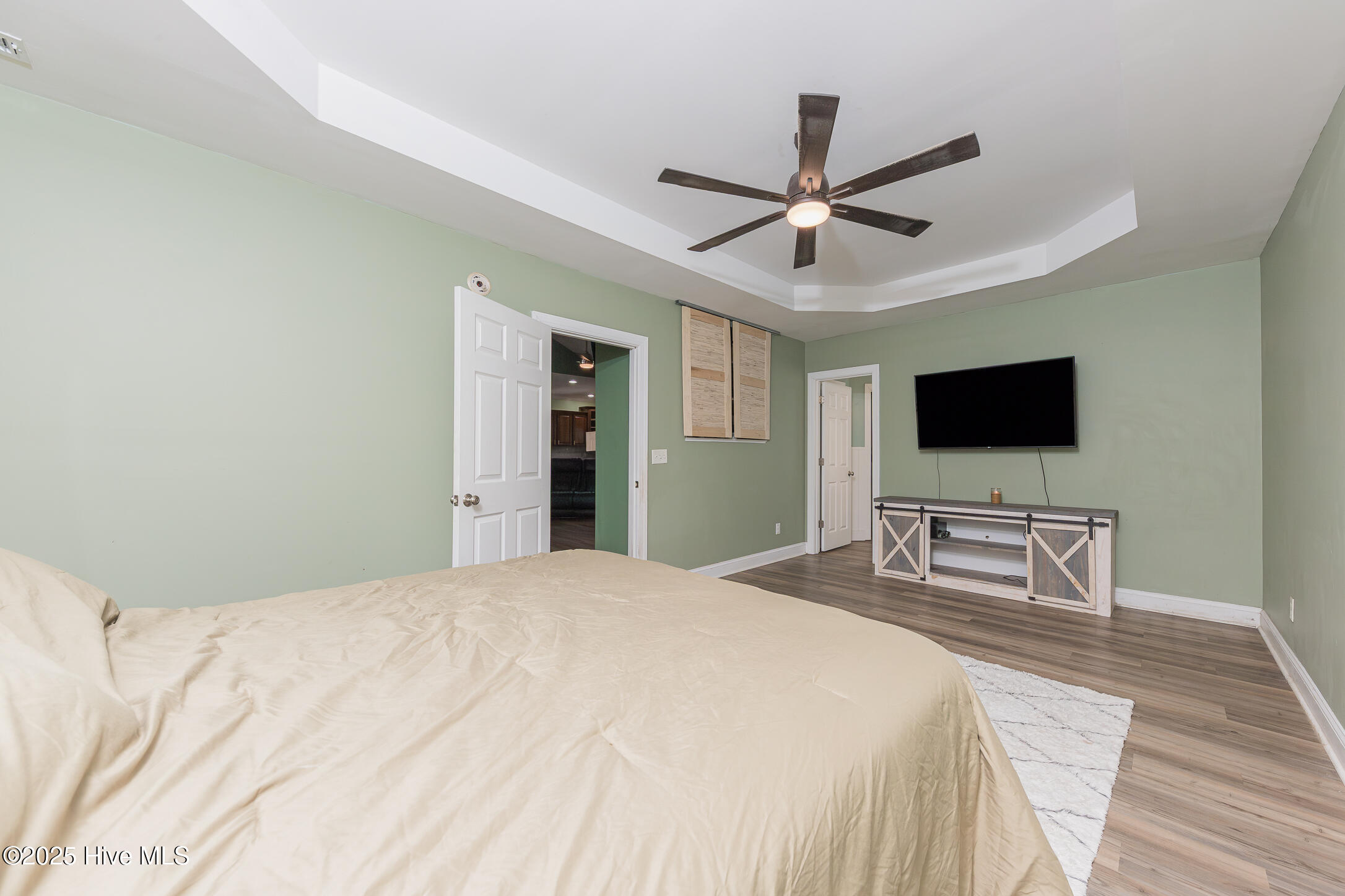 100525059 | Photo 14