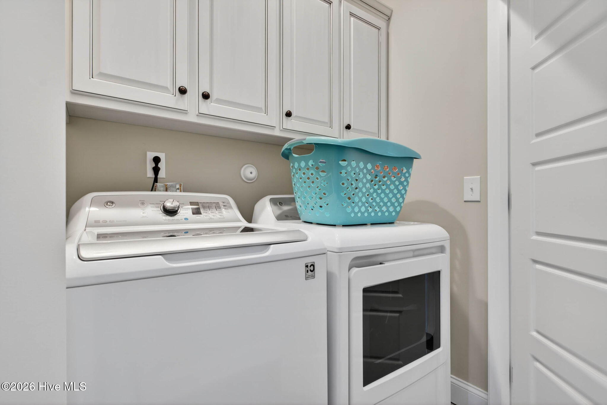 100568136 | Photo 36