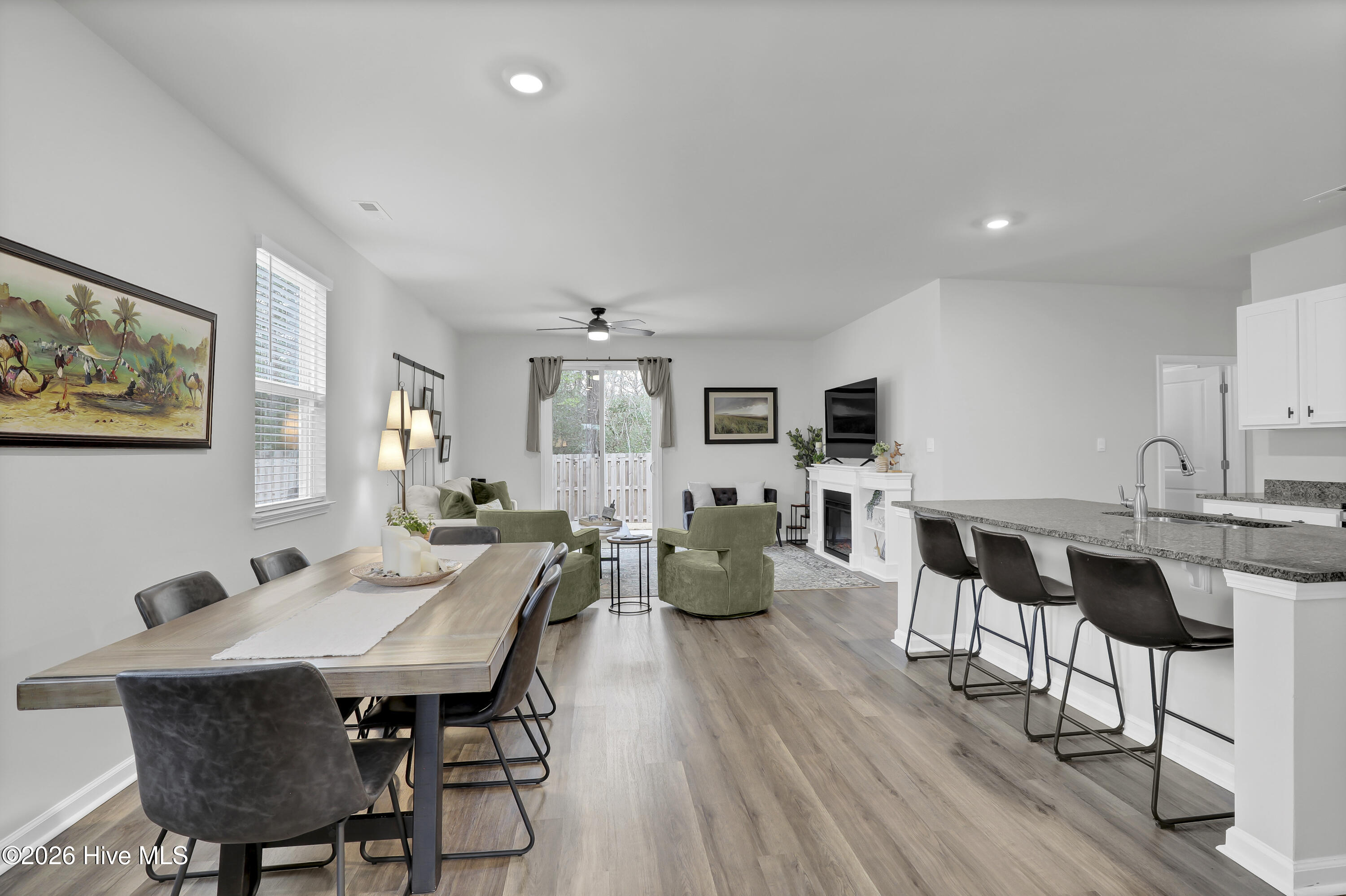 100554591 | Photo 11