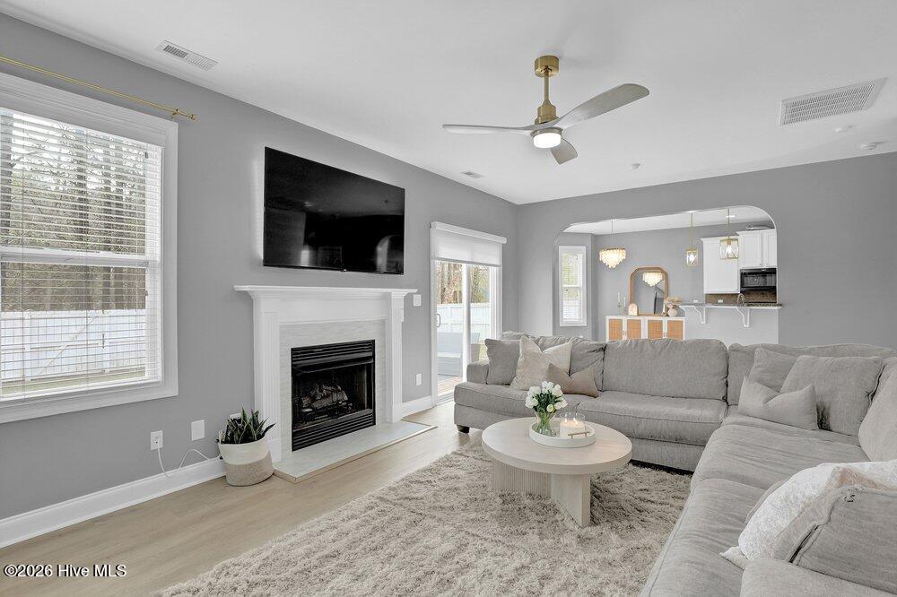 100565663 | Photo 16