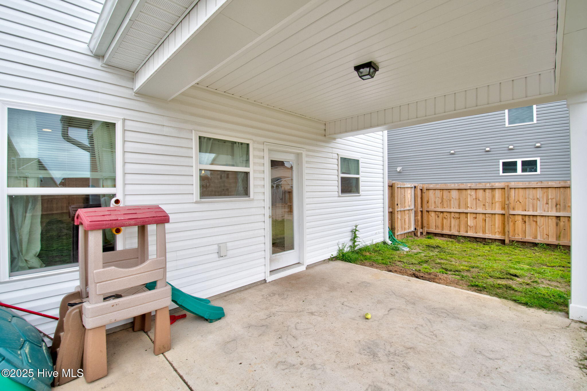 100535220 | Photo 54