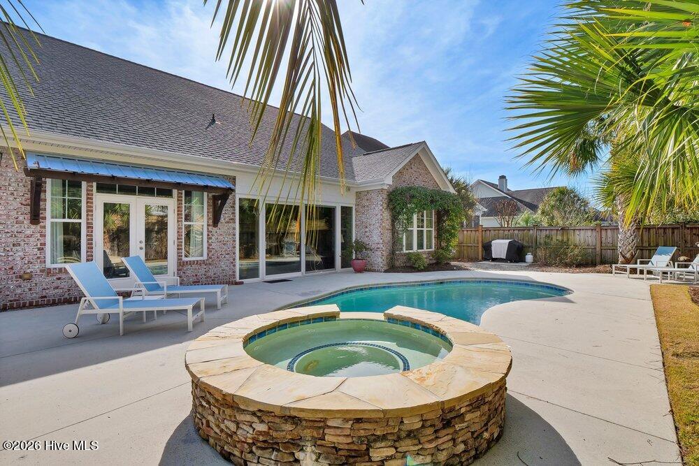 100550576 | Photo 45