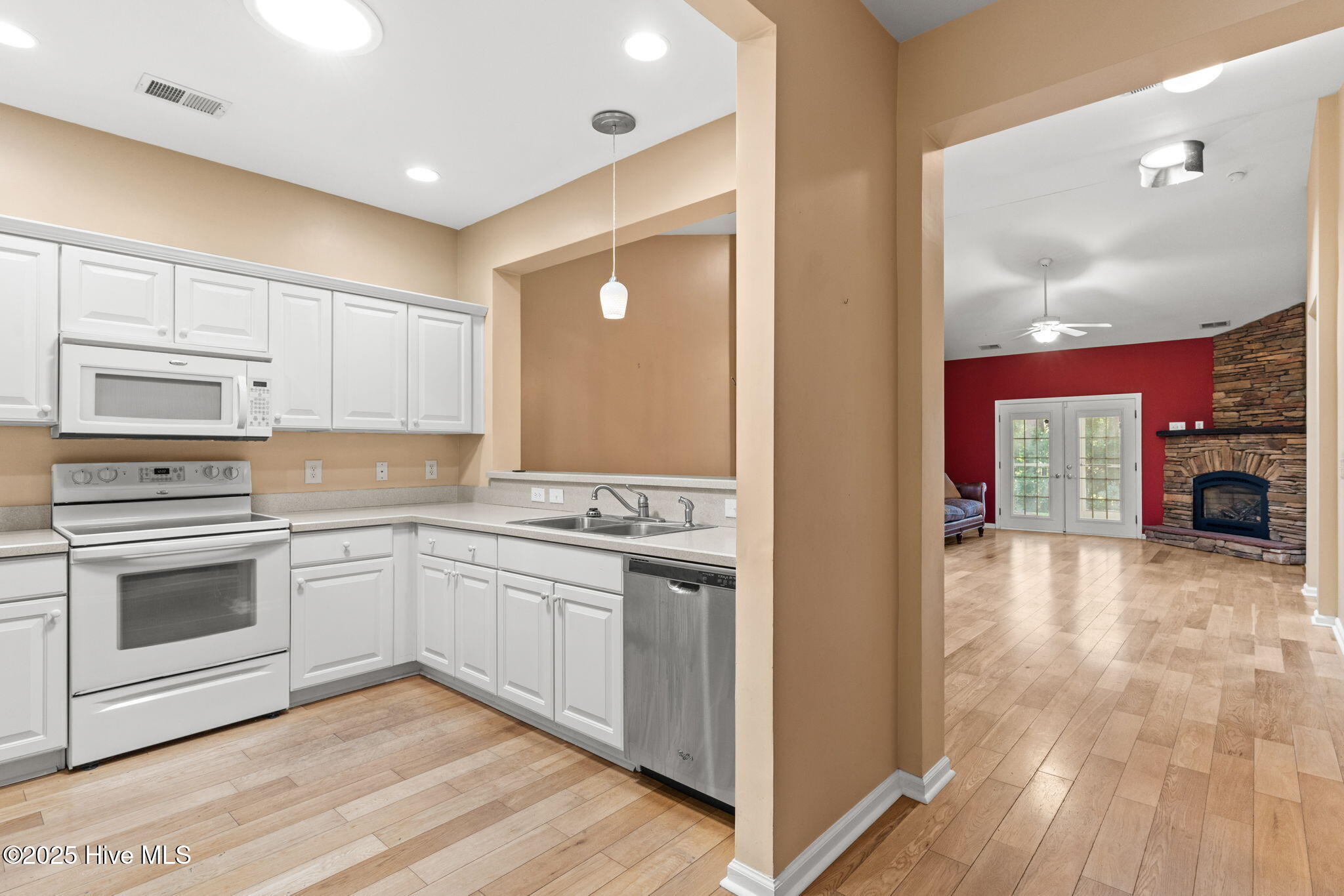 12-web-or-mls-CAMMediaLLC.com-07547