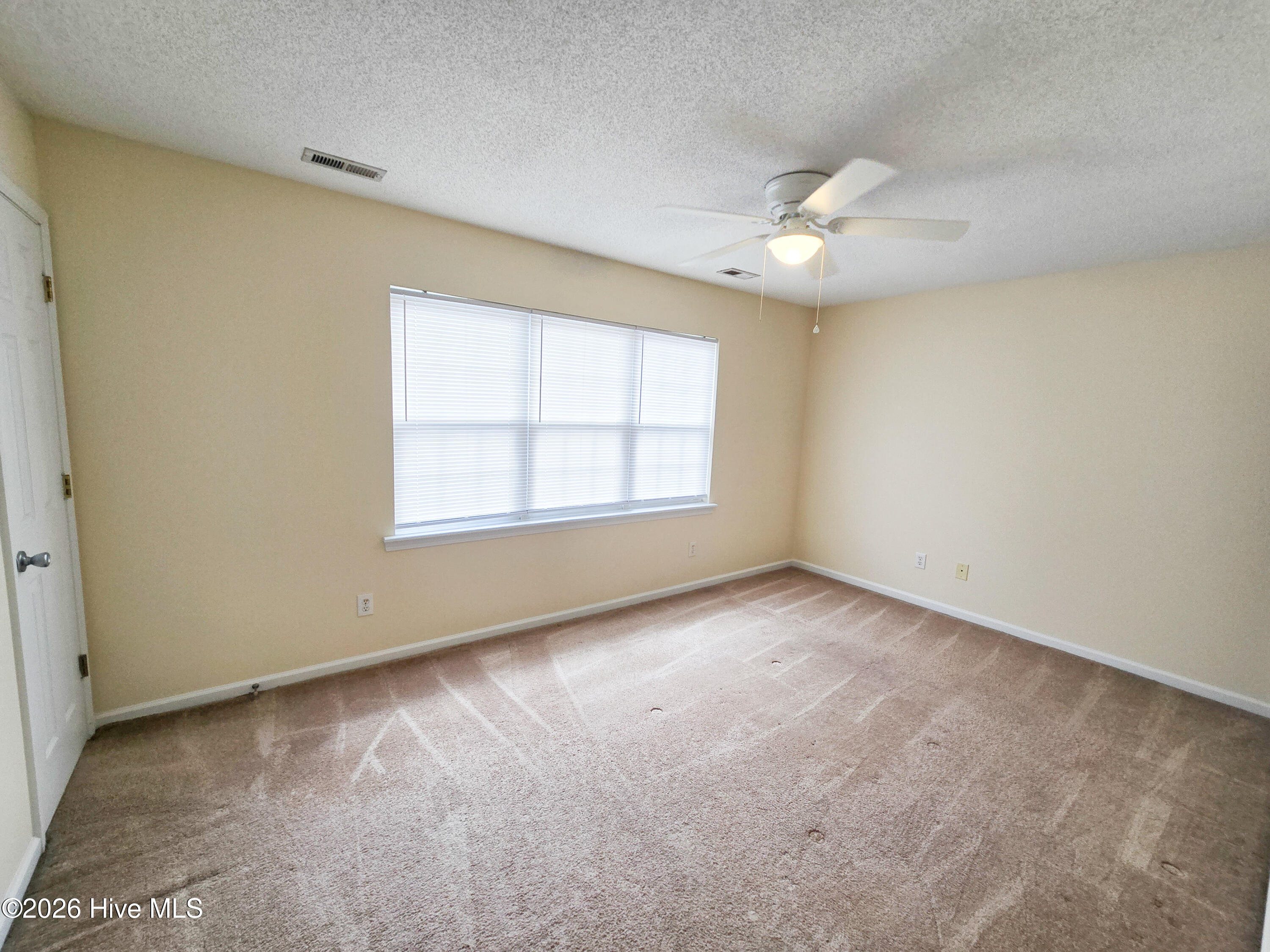 100560763 | Photo 16