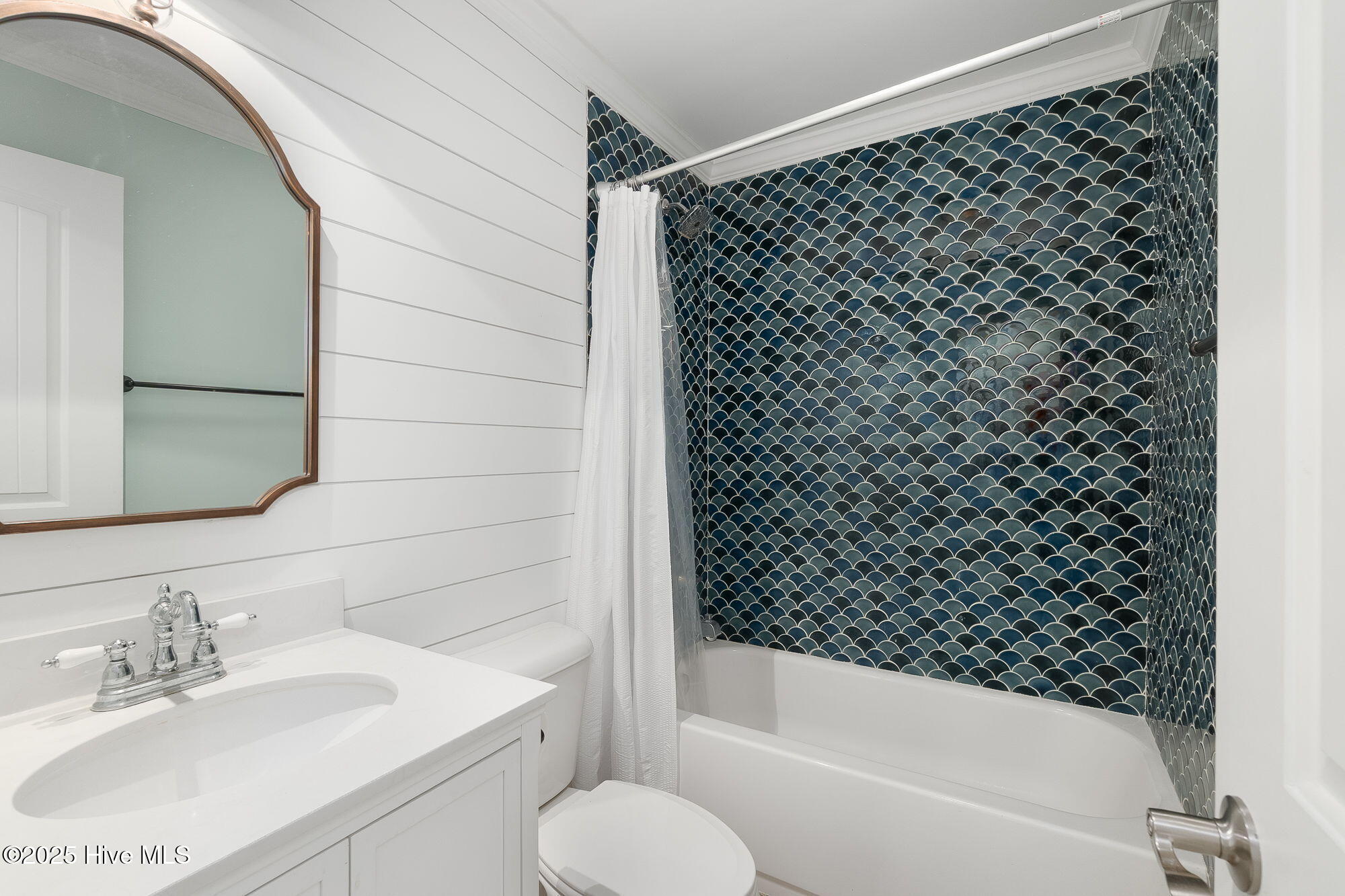 100543765 | Photo 21