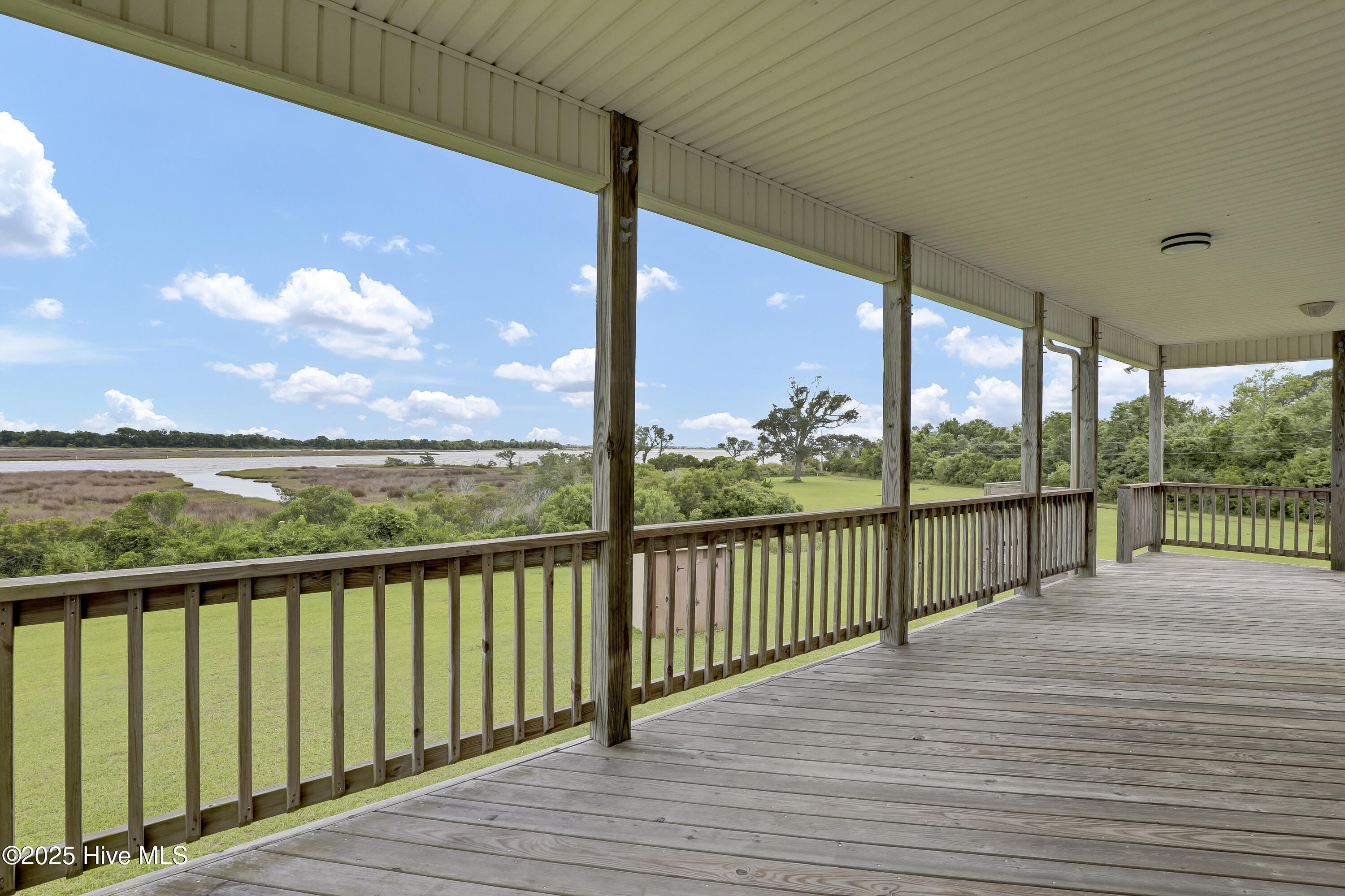 100511800 | Photo 40