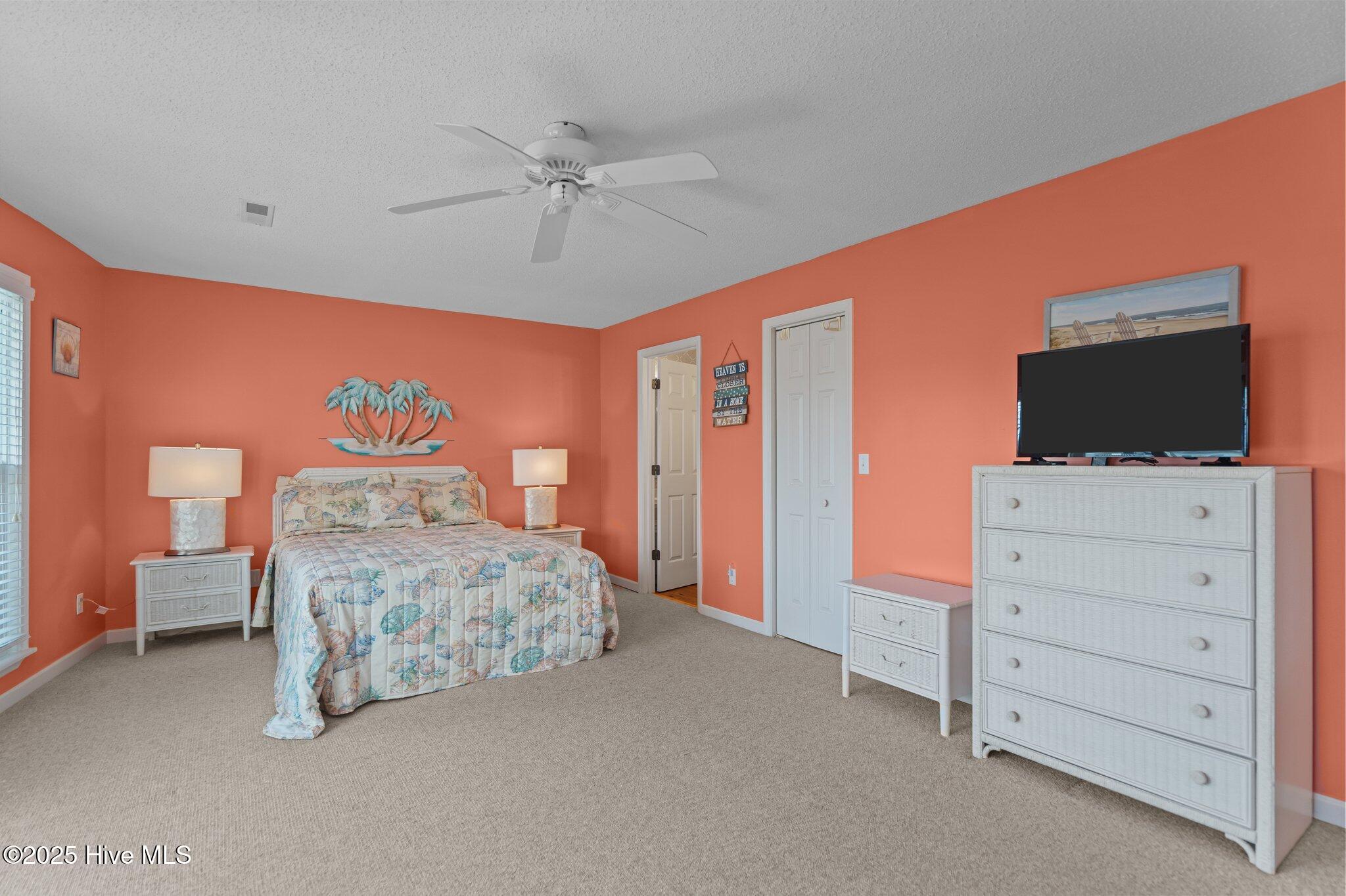 100518077 | Photo 20