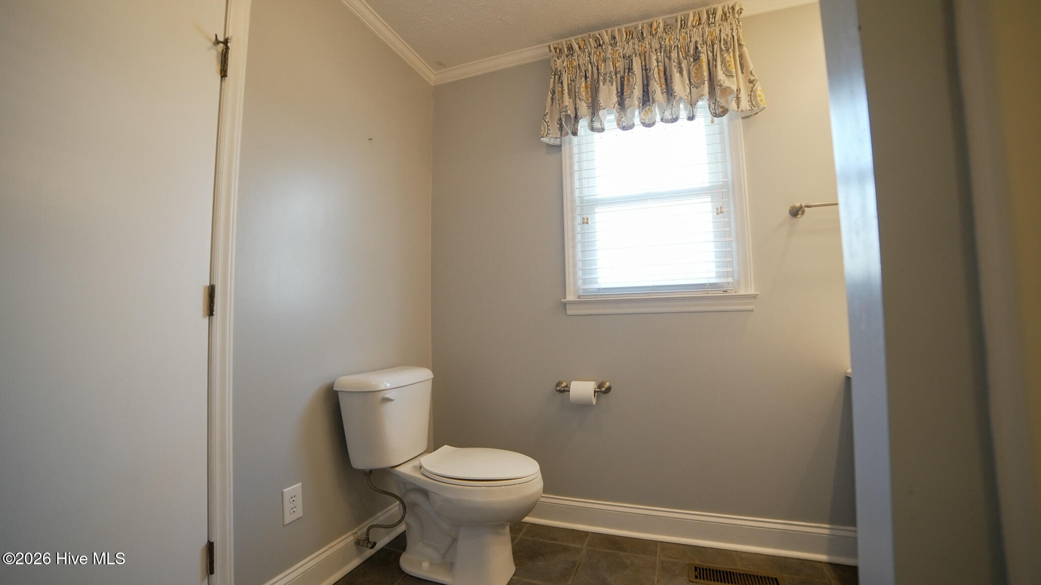 100554876 | Photo 36