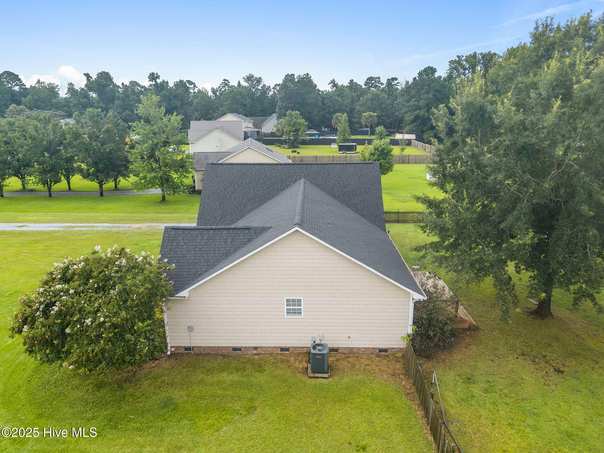 313 Oakmont Drive, Hampstead, NC 28443 – photo 13: 13-web-or-mls-DJI_20250811101434_0204_D