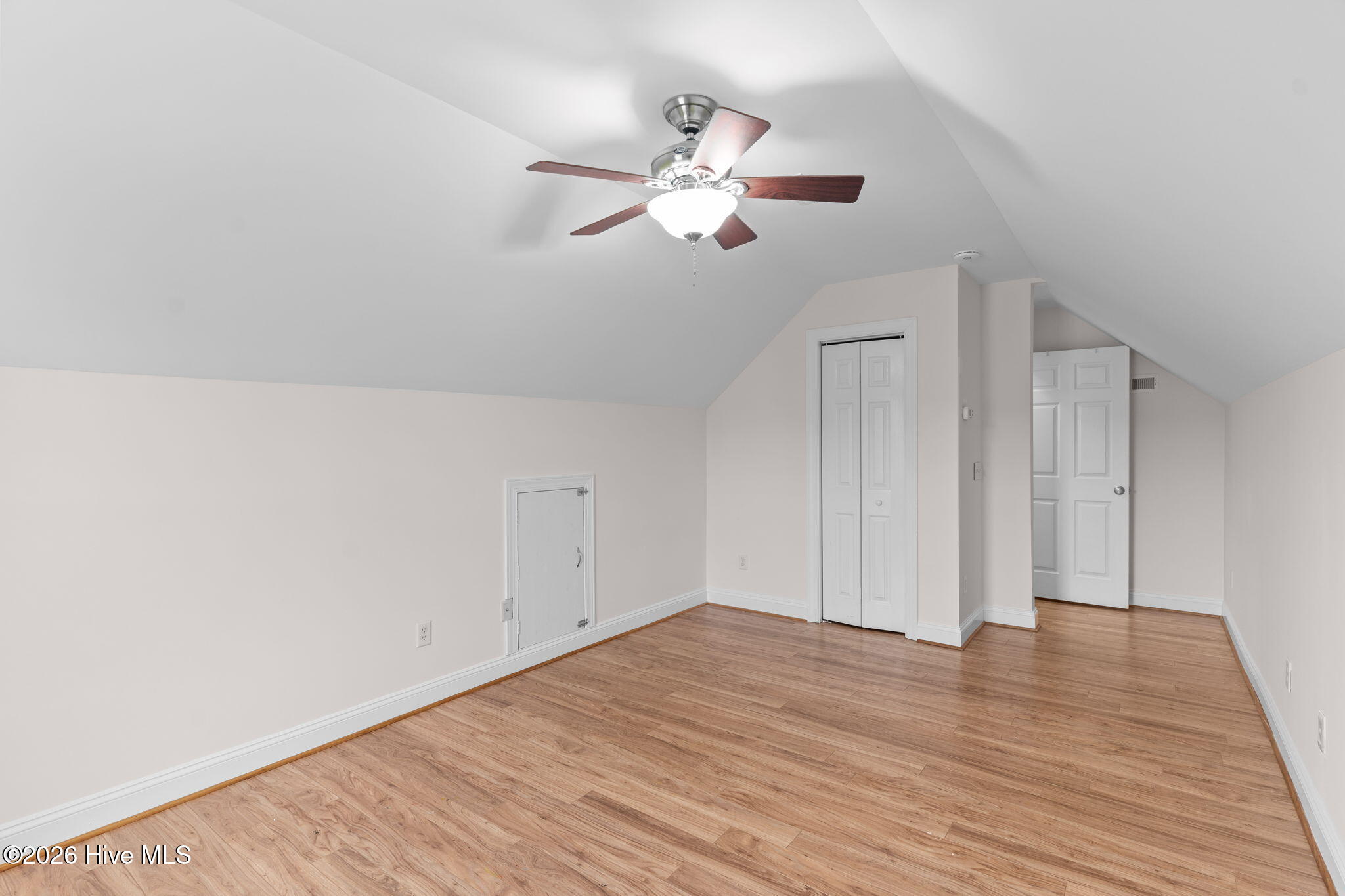 100549598 | Photo 34