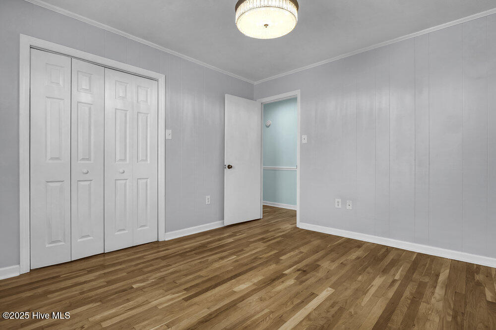 100533445 | Photo 35