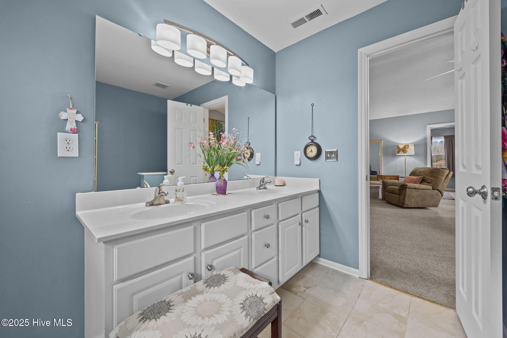 100544220 | Photo 15