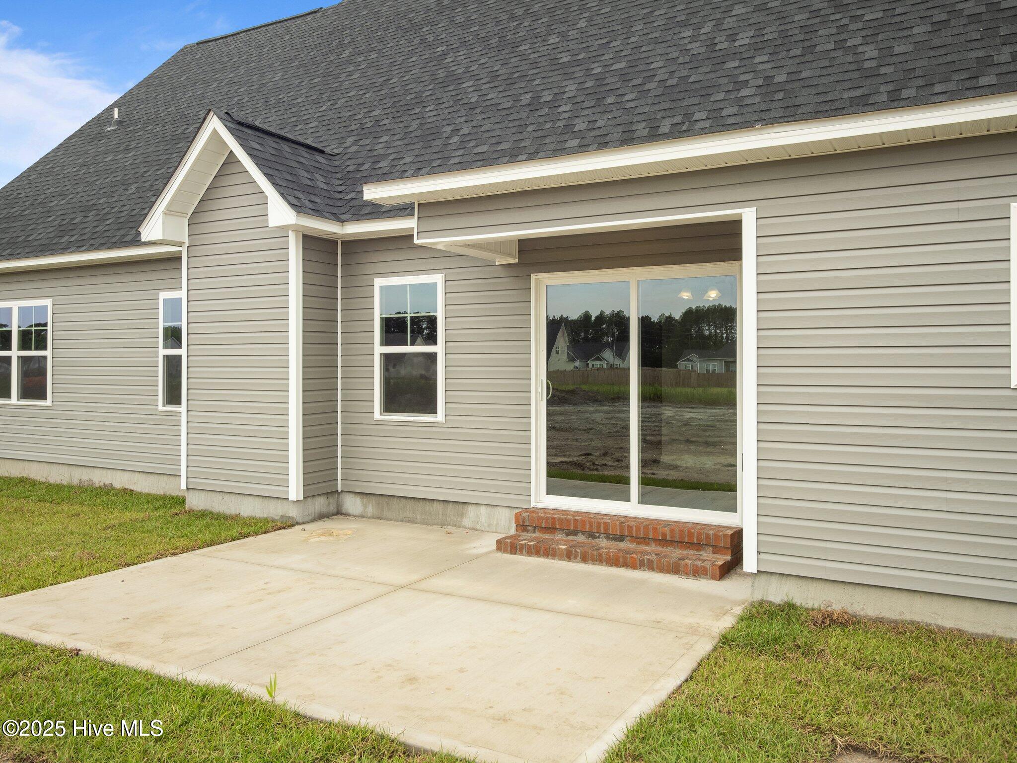 100511213 | Photo 48