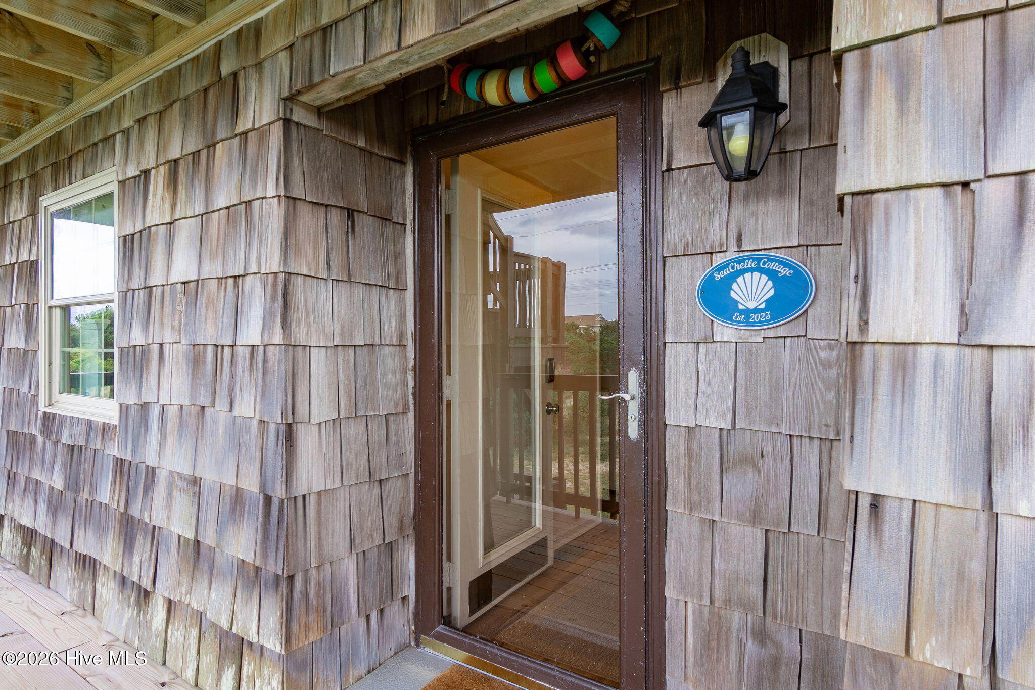 100548451 | Photo 25