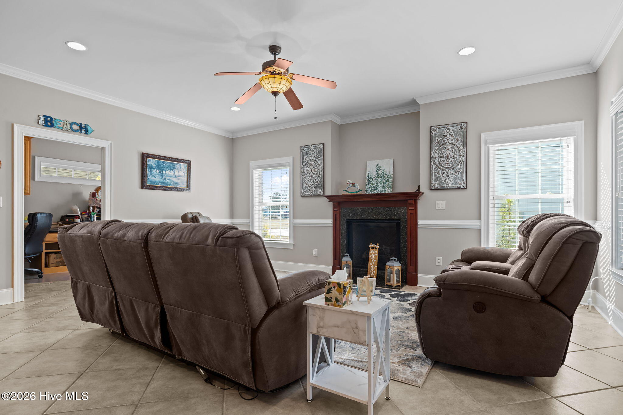 Level 1 family room (3)