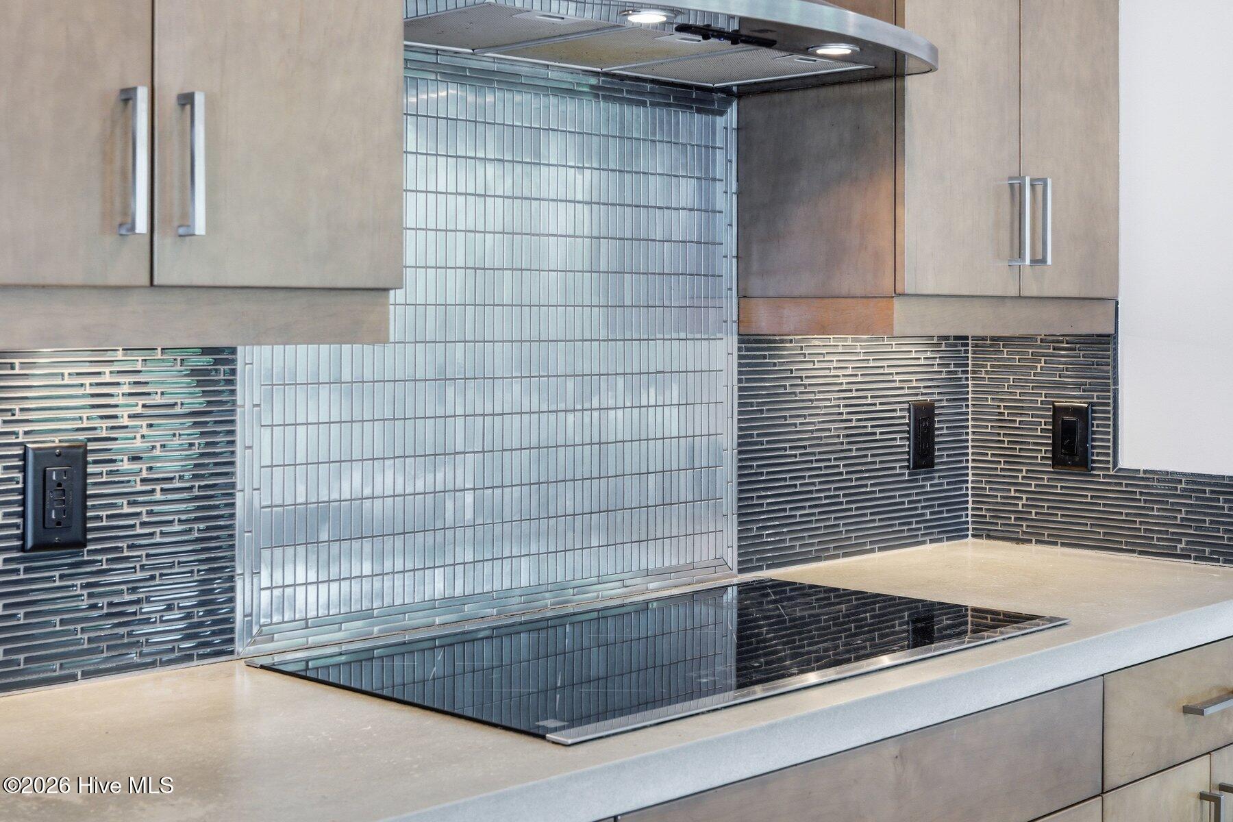 100566694 | Photo 16