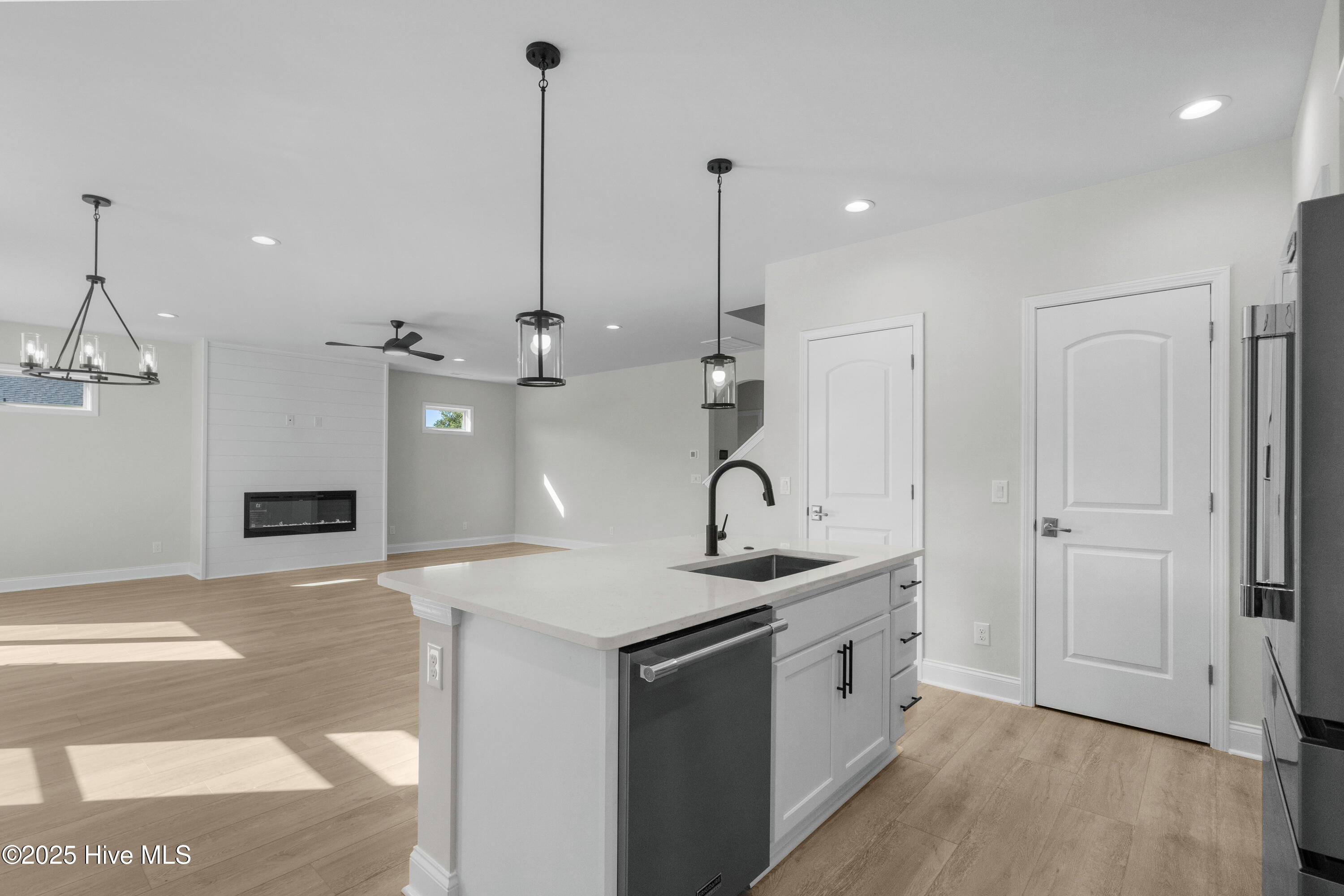 100487215 | Photo 20