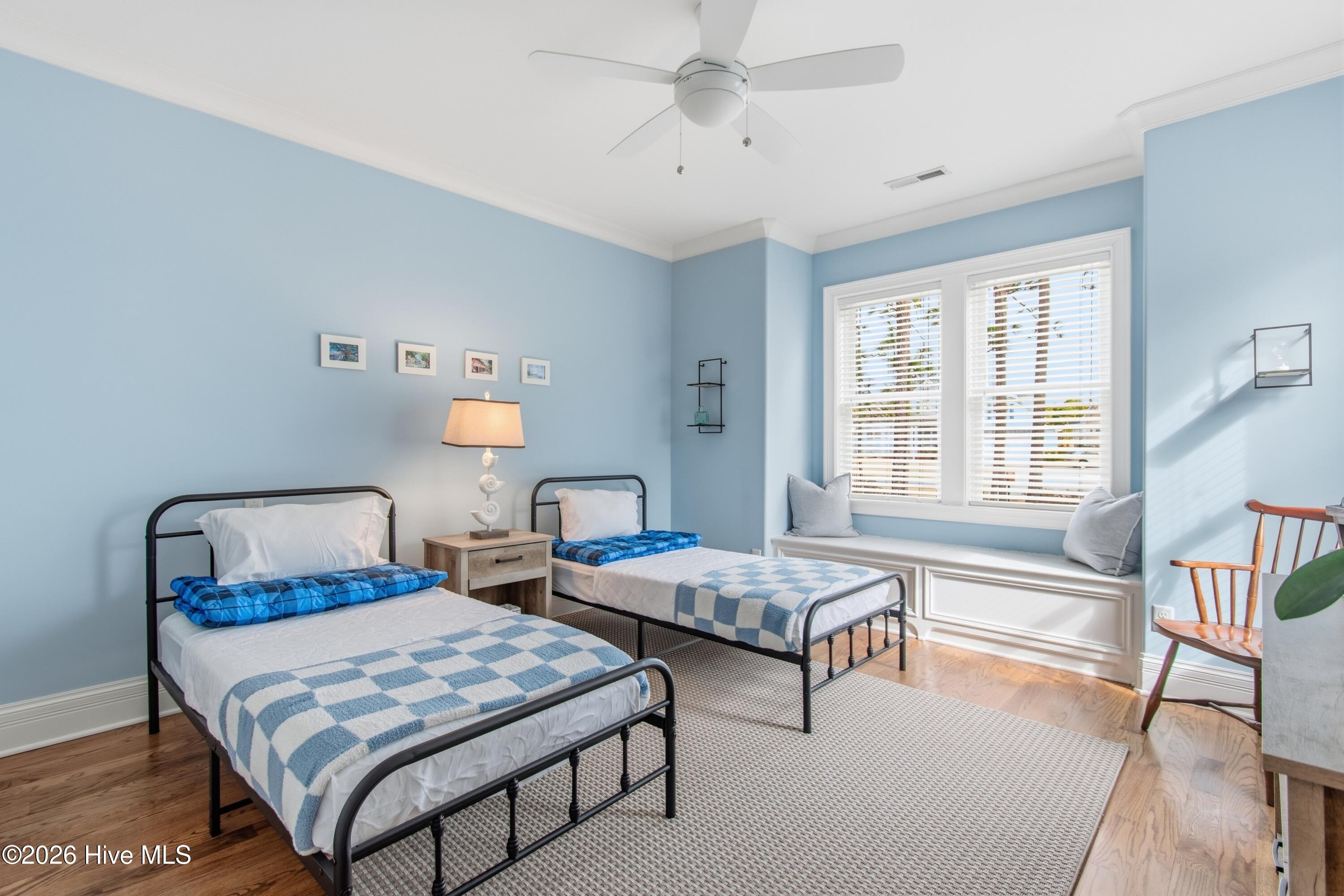 100555606 | Photo 44