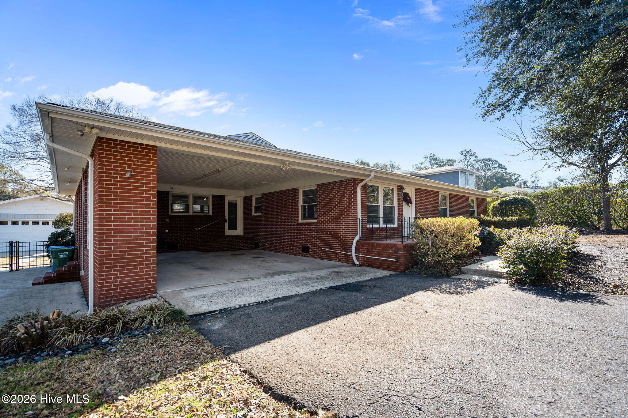 100548221 | Photo 52