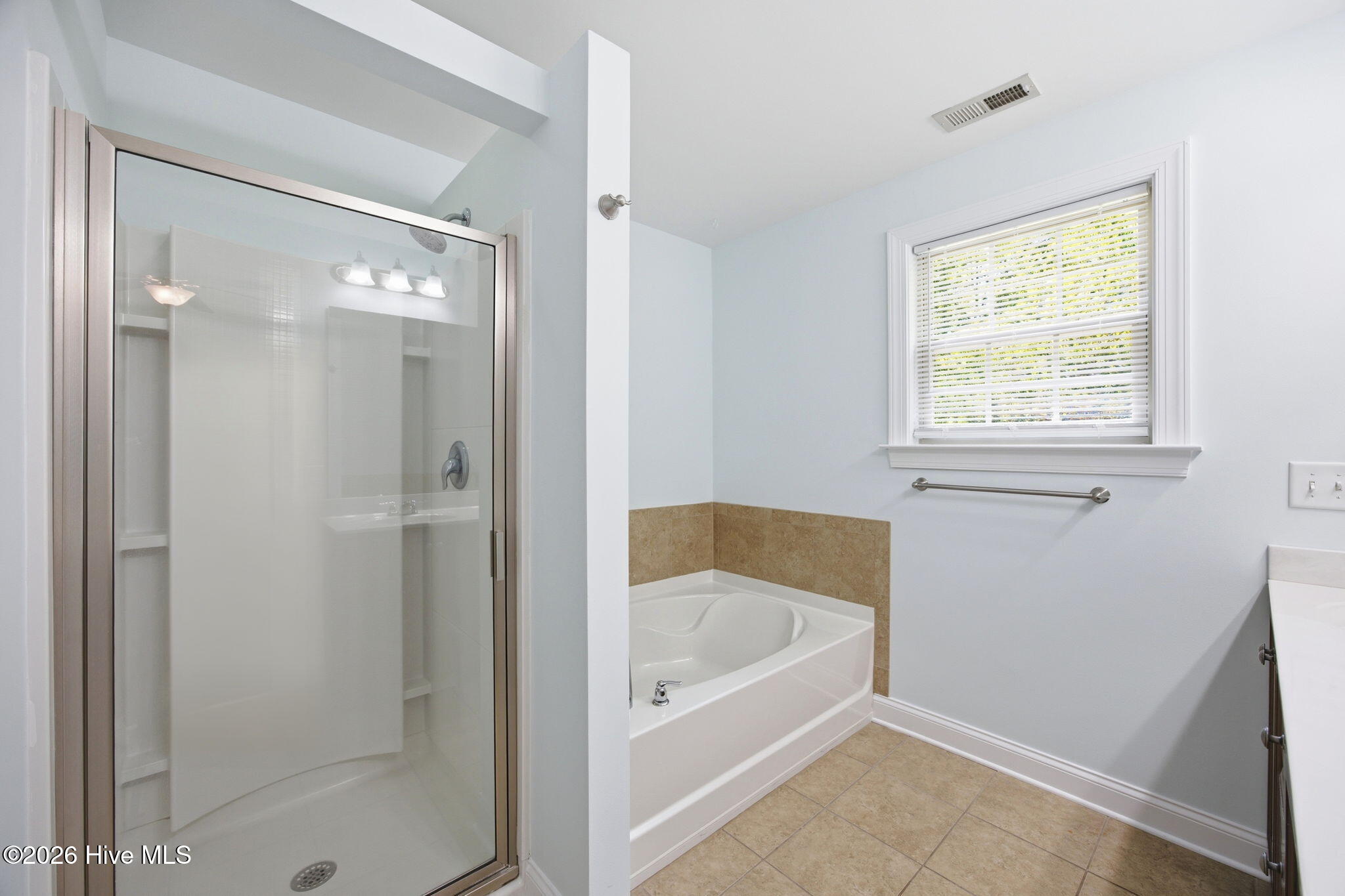 100569504 | Photo 24