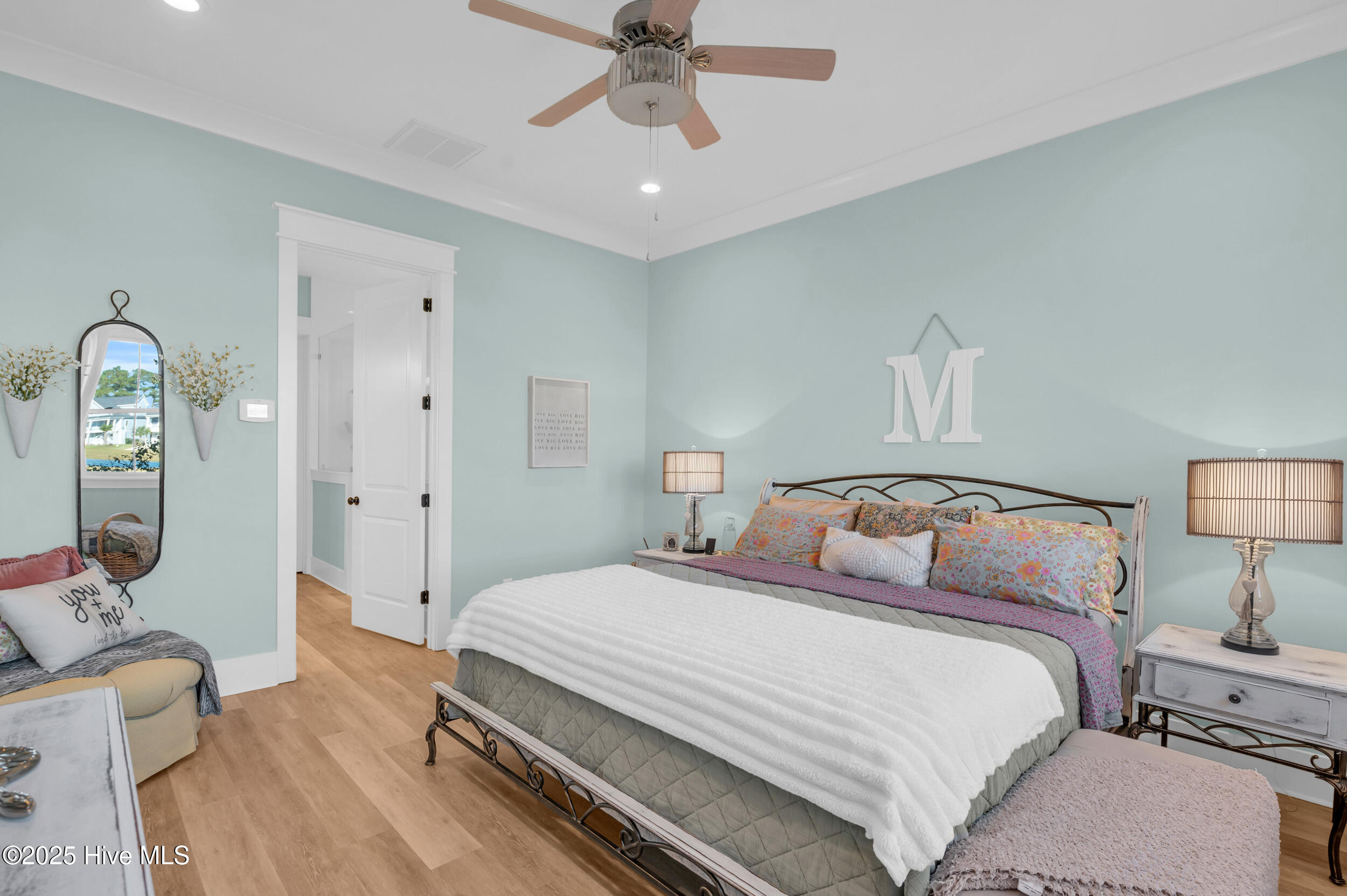 100543268 | Photo 26