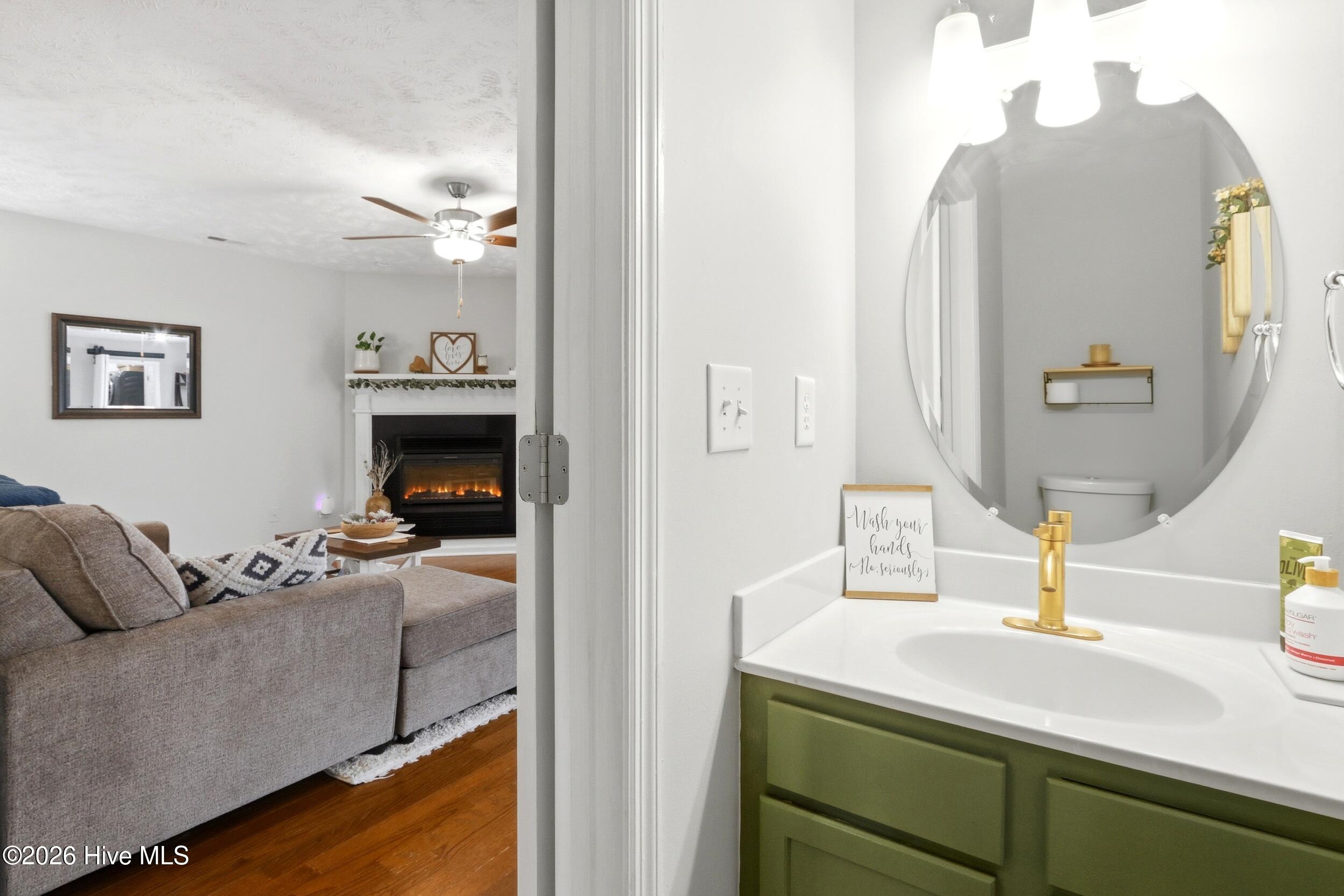 100551374 | Photo 19