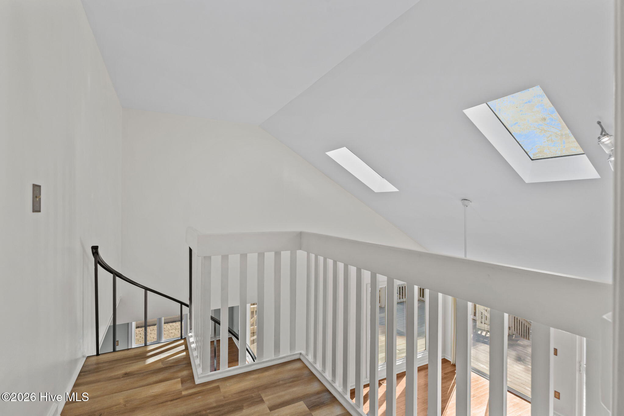 100557407 | Photo 27