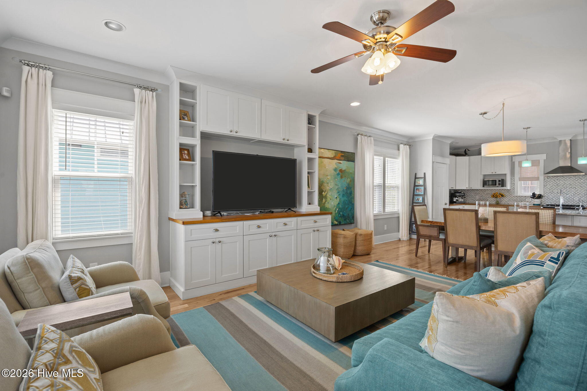 100564521 | Photo 15