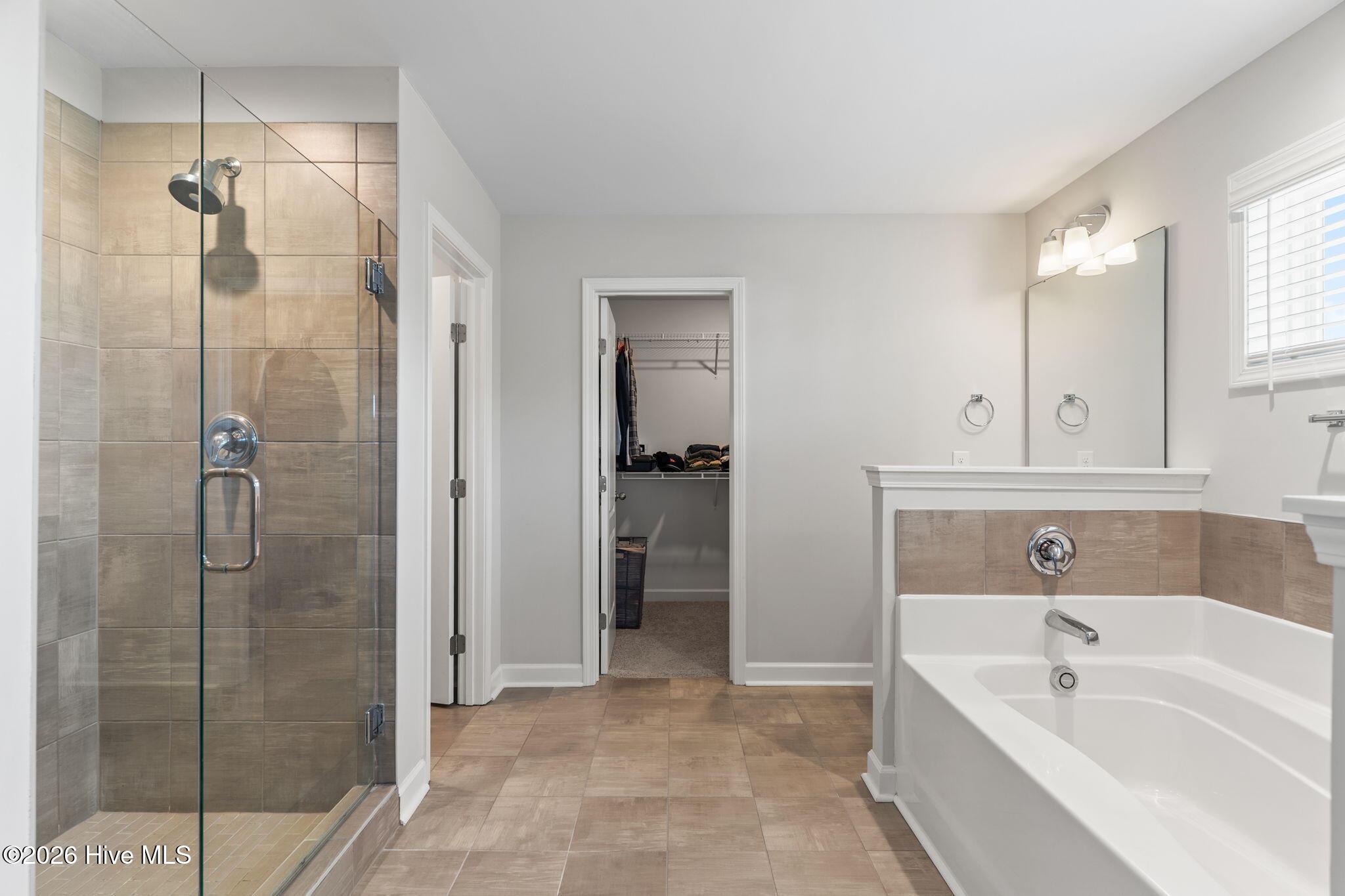 100557383 | Photo 29