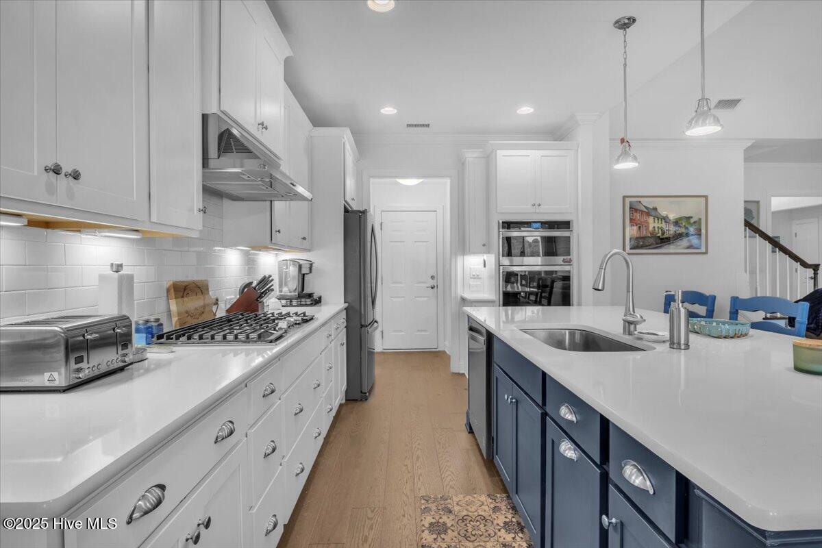 100530087 | Photo 12