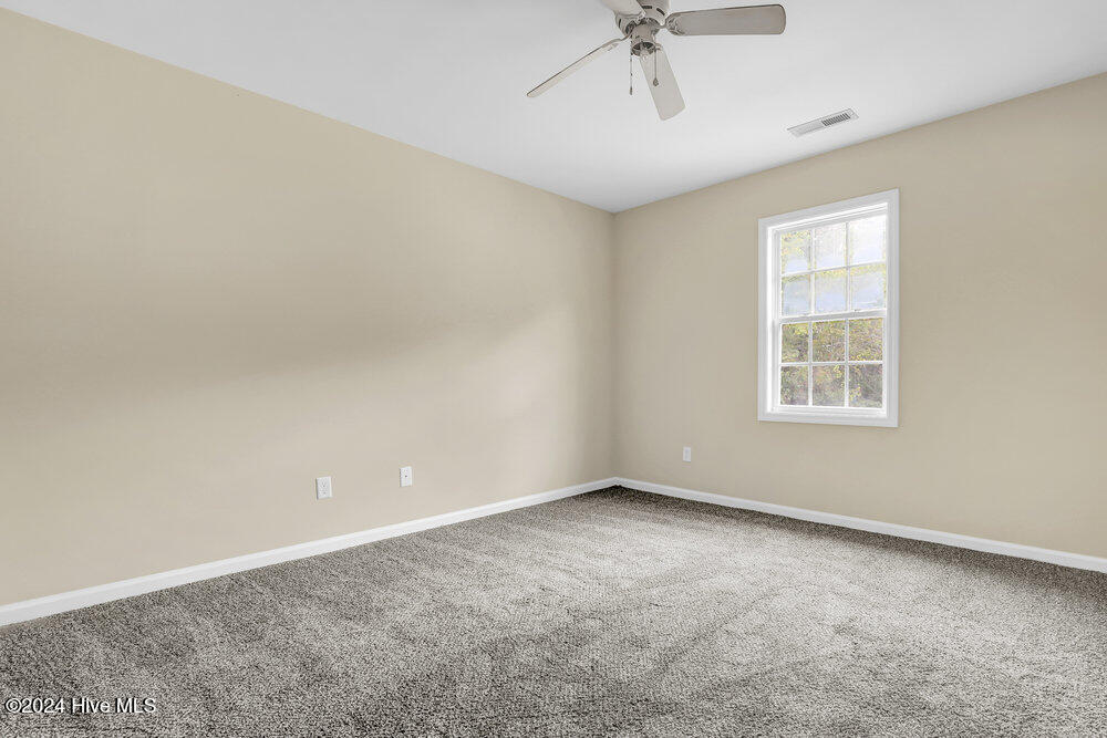 100550999 | Photo 12