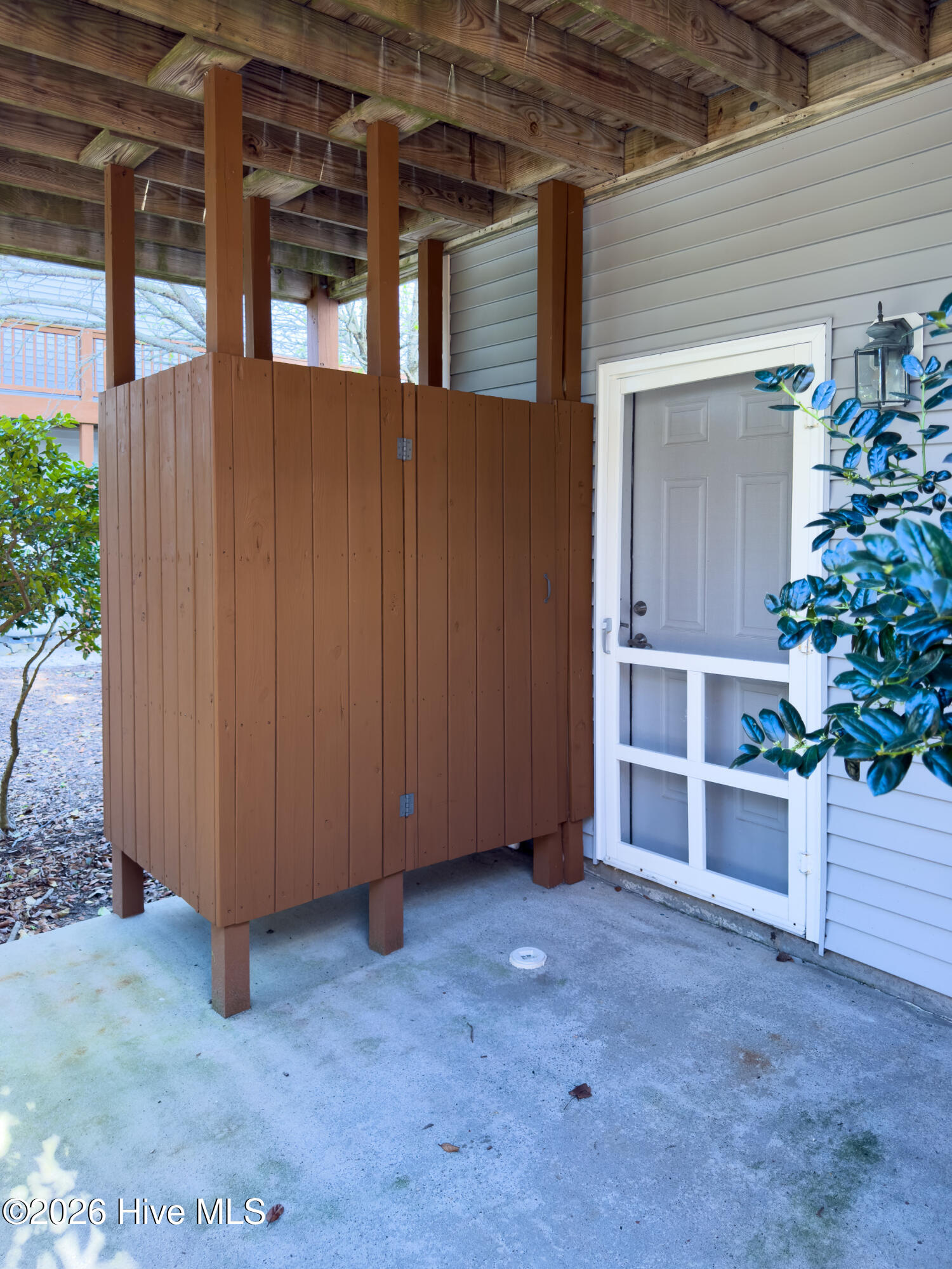 100561643 | Photo 51