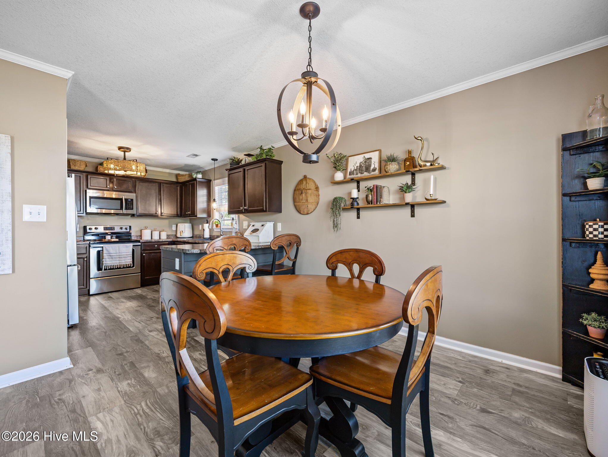 100567595 | Photo 12