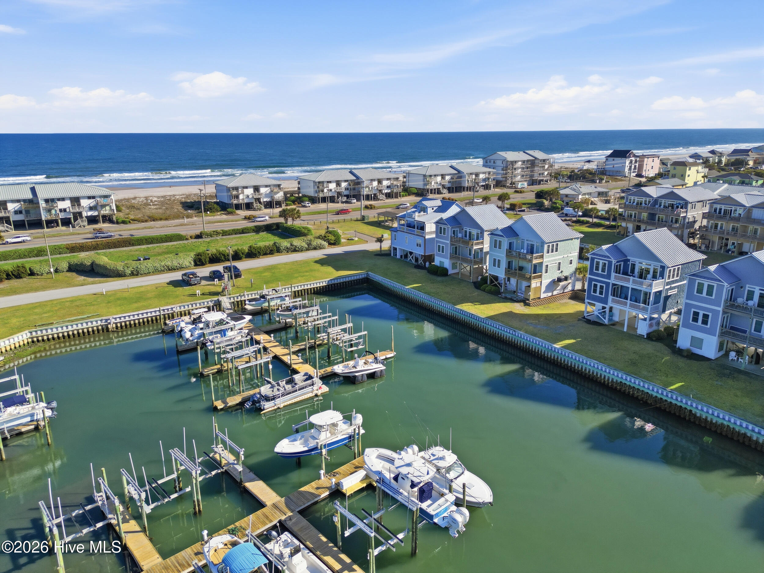 100565871 | Photo 55