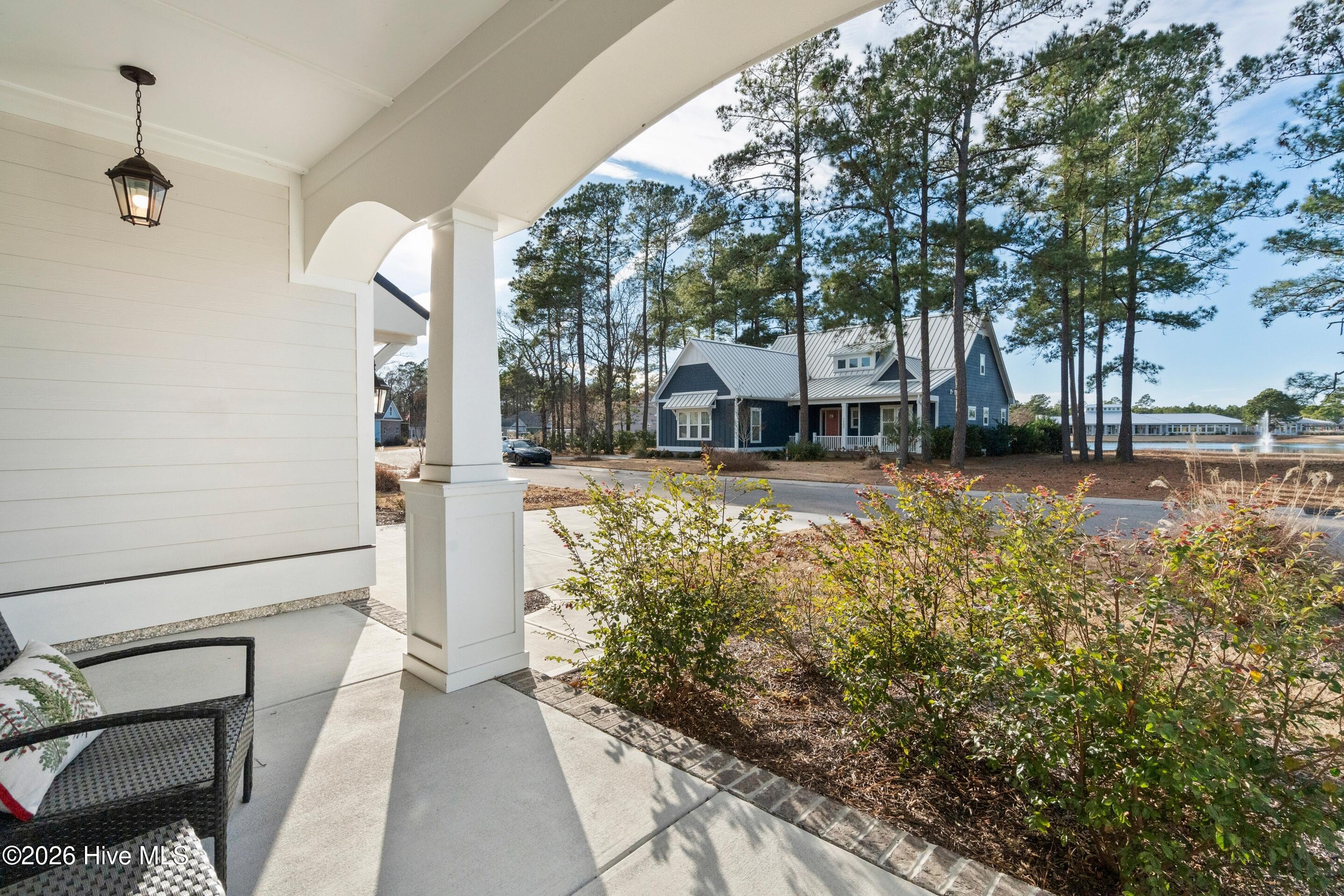 100549820 | Photo 37