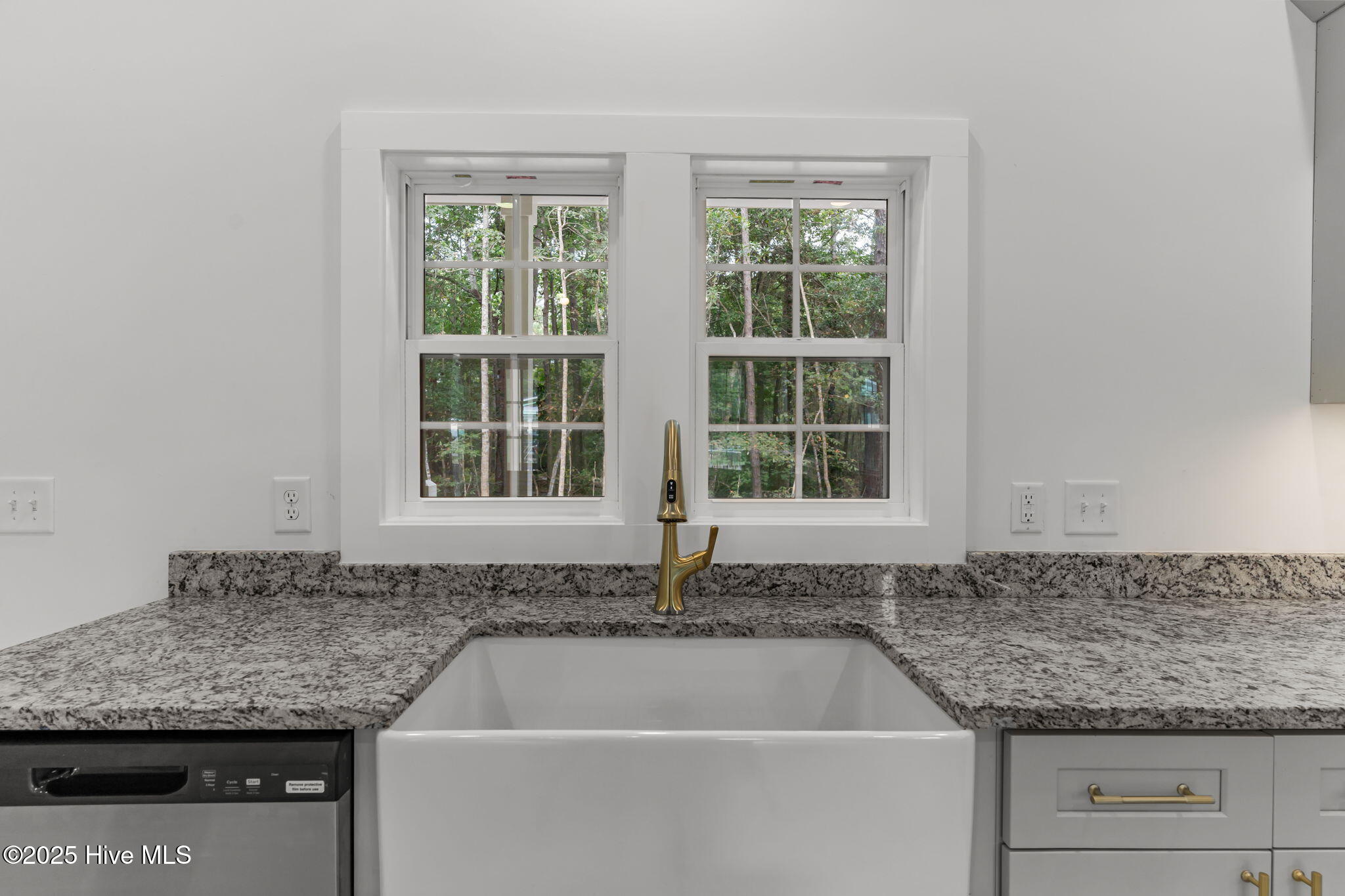 100506453 | Photo 22