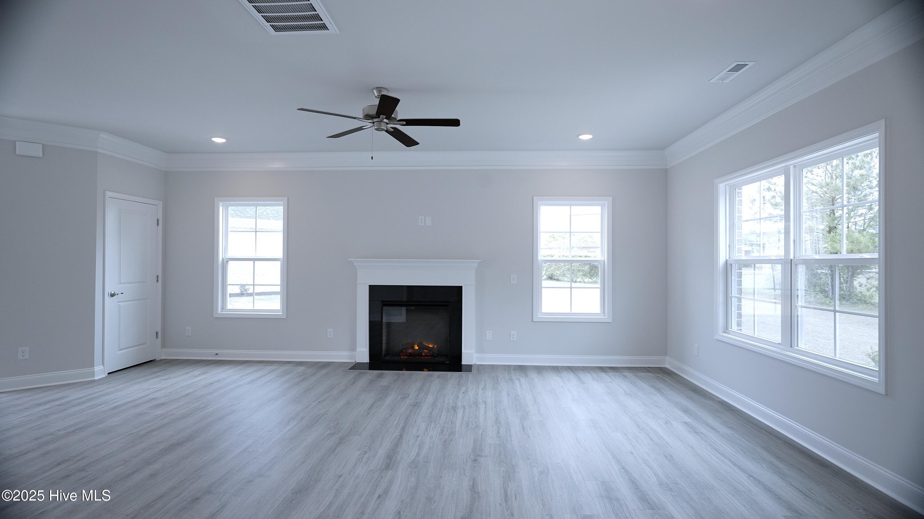 100420990 | Photo 10