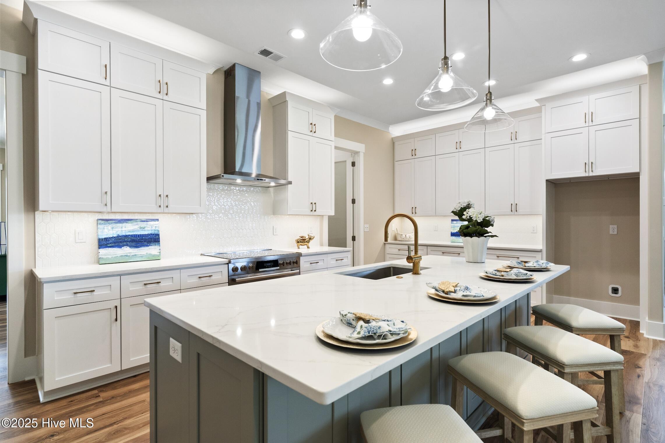 100537970 | Photo 14